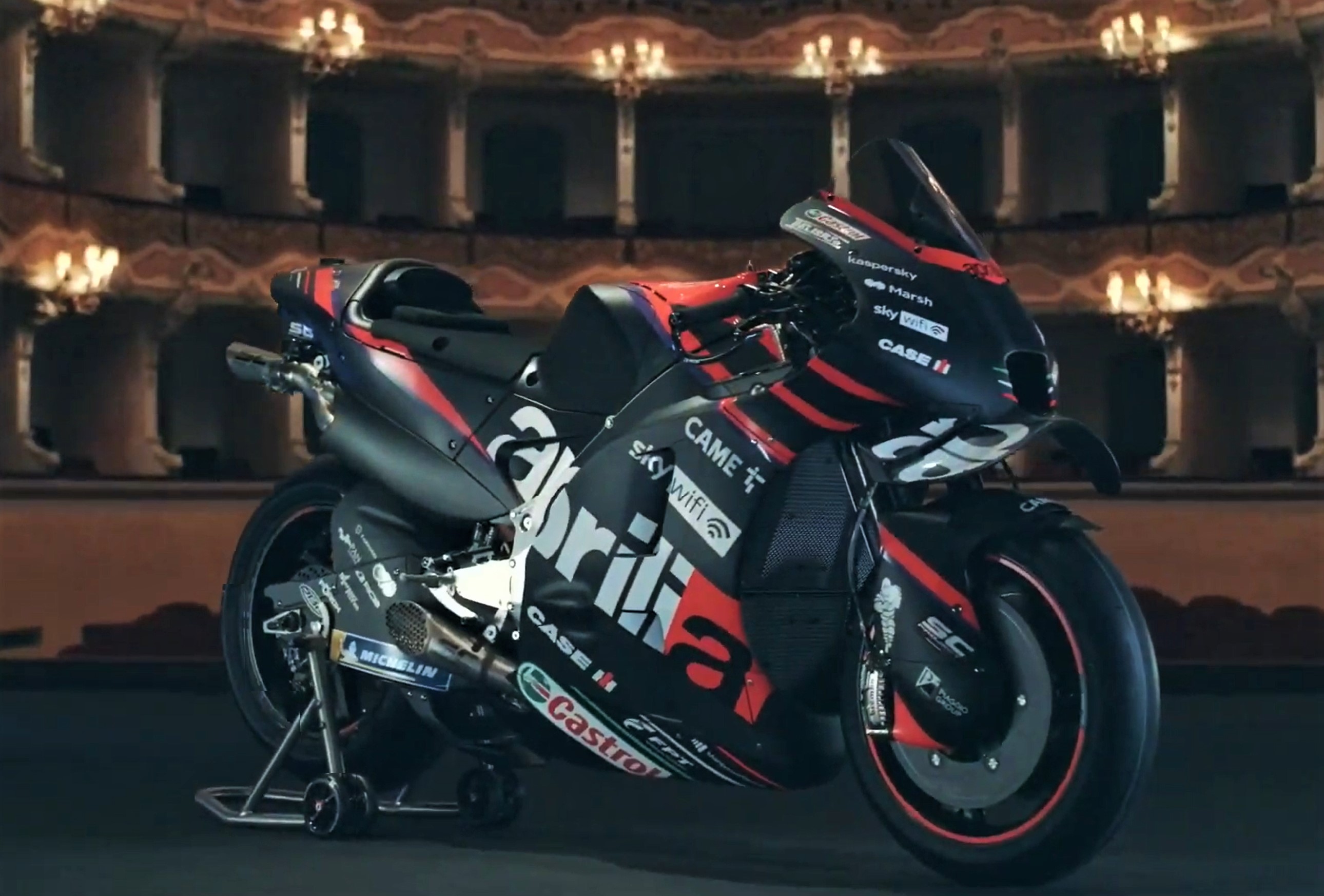 Aprilia revela oficialmente layout de moto para temporada 2022 da