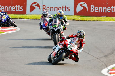 Iddon chasing Irwin at Oulton Park, 2024