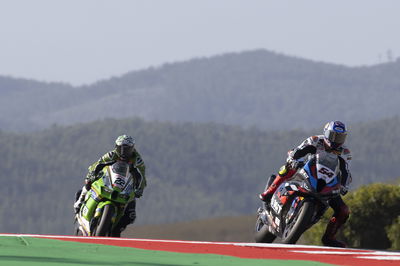 Toprak Razgatlioglu leads Alex Lowes, 2024 Portuguese WorldSBK. Credit: Gold and Goose.