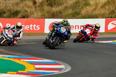  BSB, 2024, last corner, Thruxton, Race One, 10 August