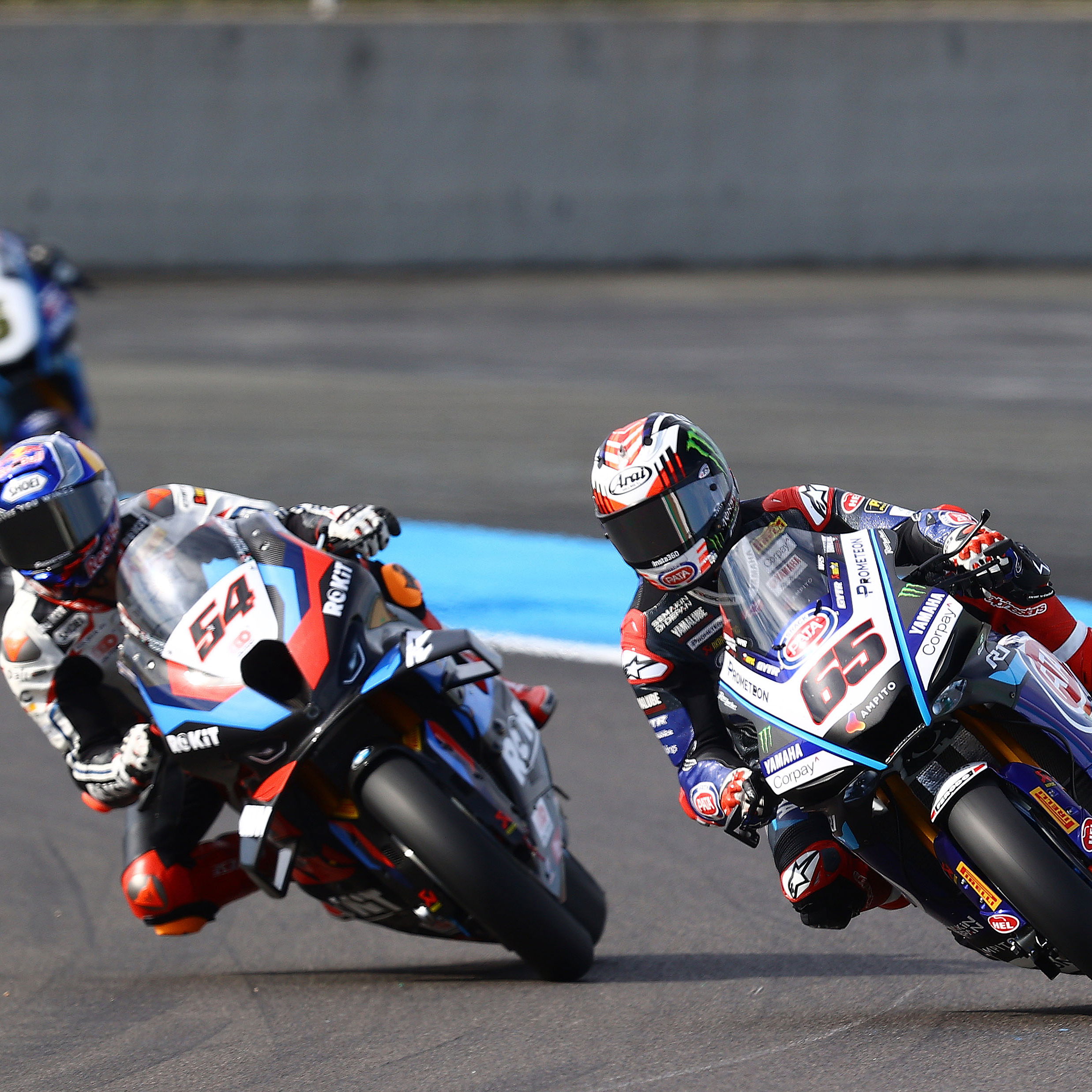 Jonathan Rea, Toprak Razgatlioglu, 2024 French WorldSBK. Credit: Gold and Goose.