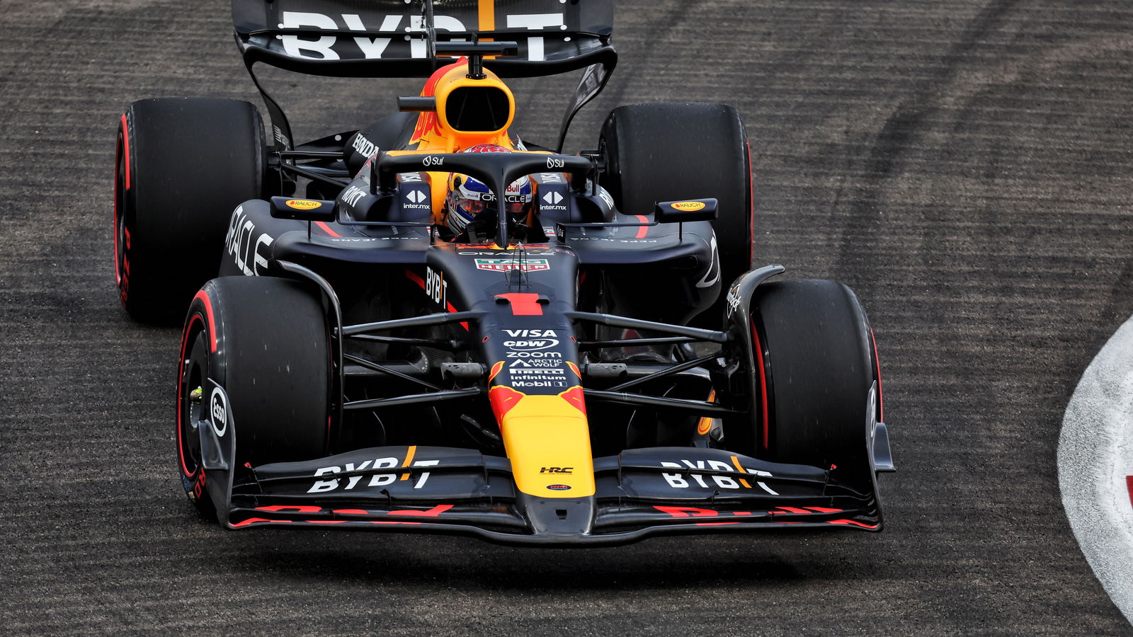 Red Bull on track in Singapore 