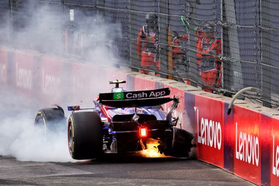 Yuki Tsunoda crashes out at the start of the Mexico City GP 