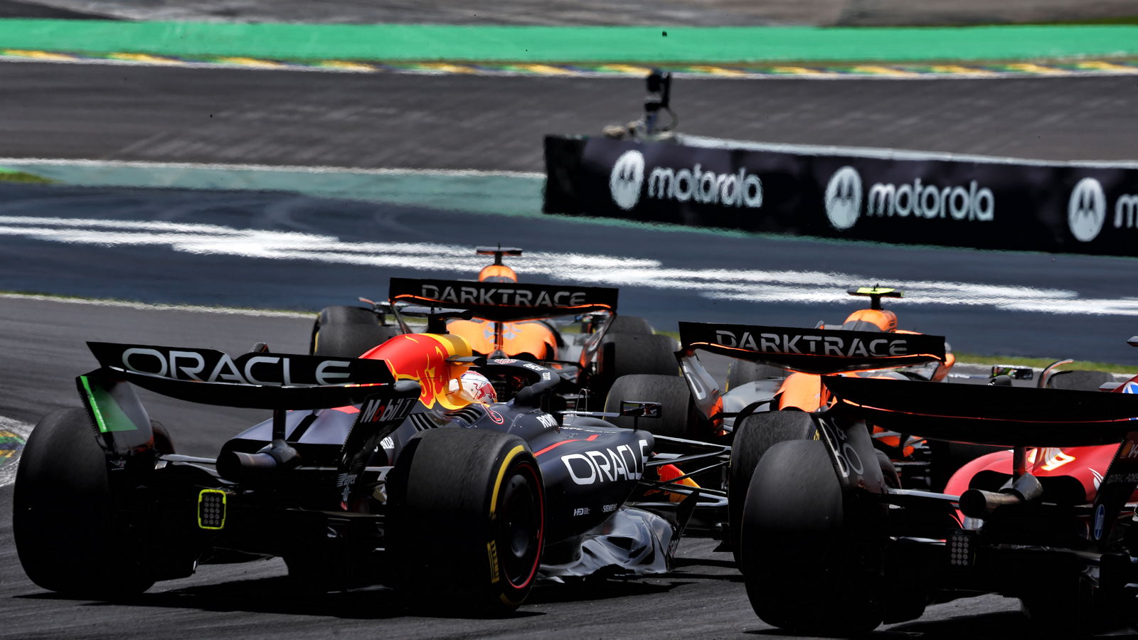 Lap 1 in São Paulo 