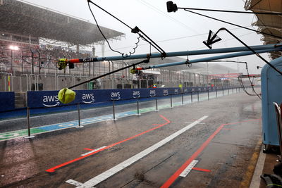 Wet pit lane