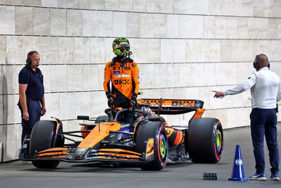 Lando Norris heads the field for the Qatar sprint race