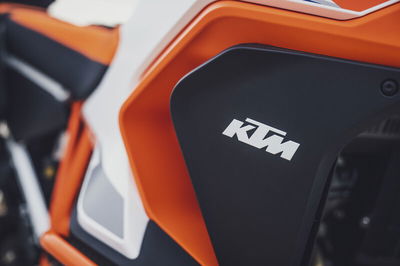 KTM logo on 2023 KTM 1390 Super Adventure R. Credit: KTM/Philip Platzer.