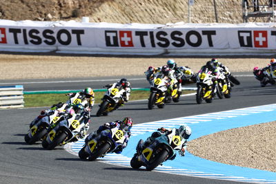 Maria Herrera leads WorldWCR race, 2024 Spanish WorldSBK. Credit: Gold and Goose.