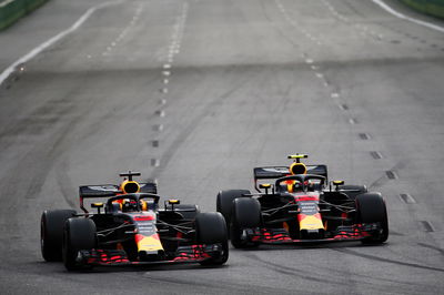 Daniel Ricciardo and Max Verstappen on track in Baku 2018