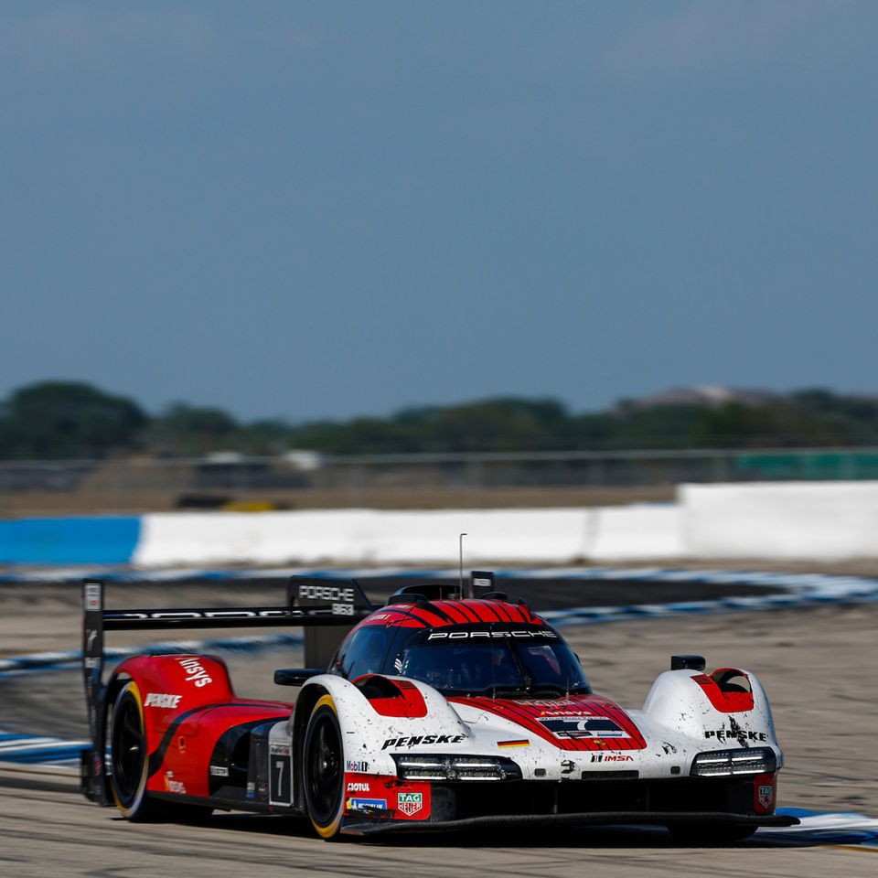 #7 Porsche Penske