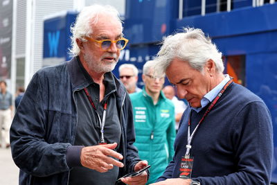 Flavio Briatore chats to Carlos Sainz Sr