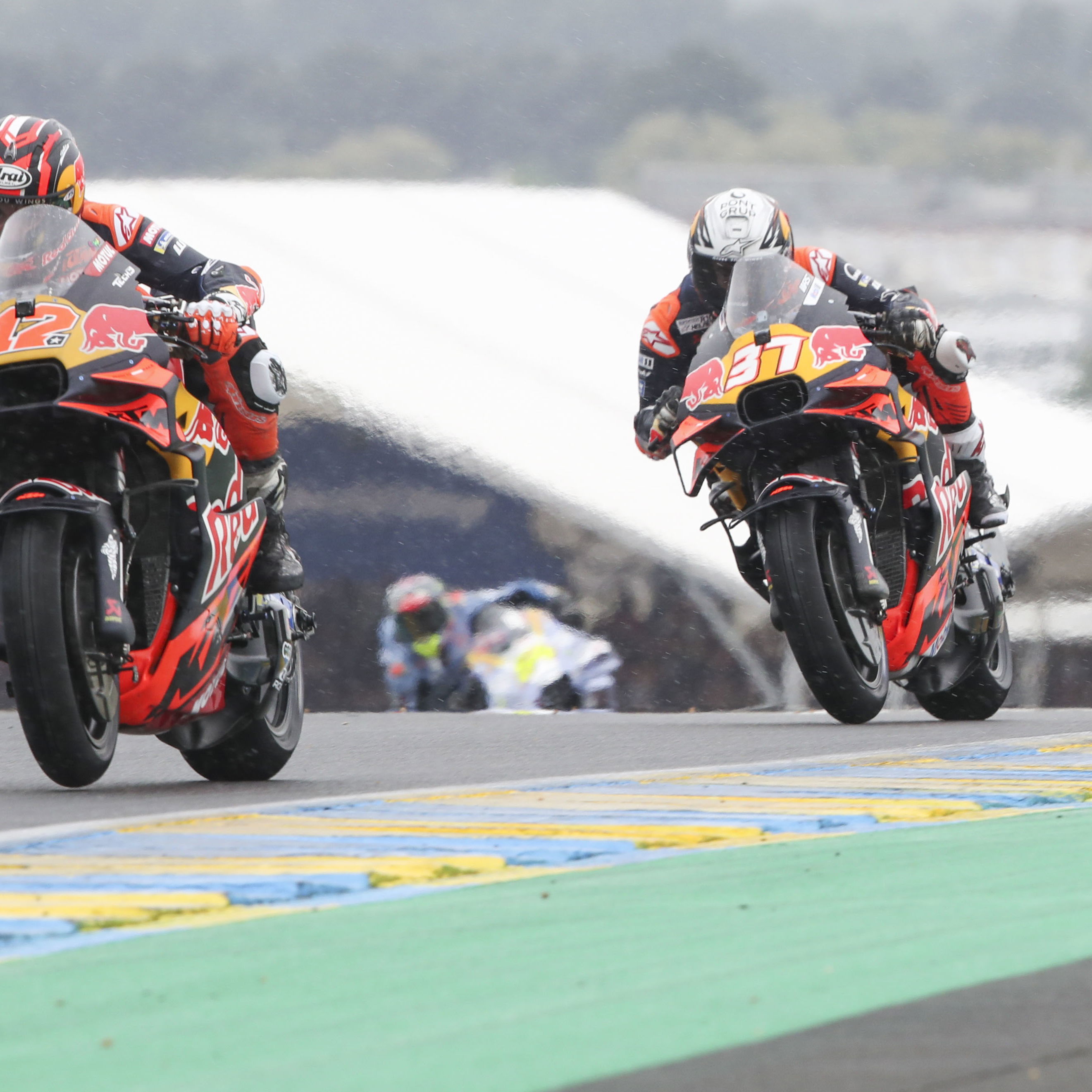Maverick Vinales, Pedro Acosta, 2925 French MotoGP