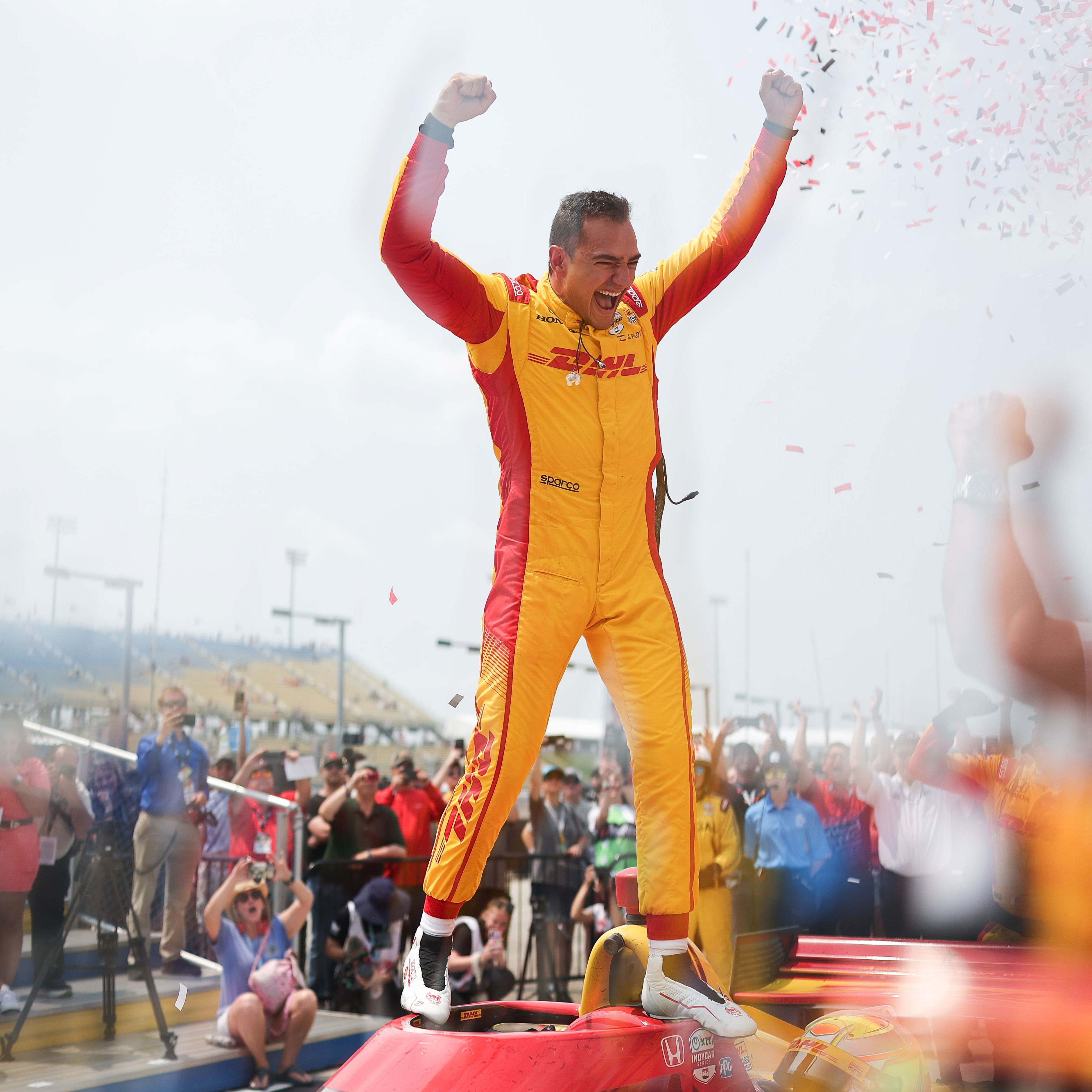 Alex palou wins the 2025 IndyCar Farm to Finish at Iowa Speedway.