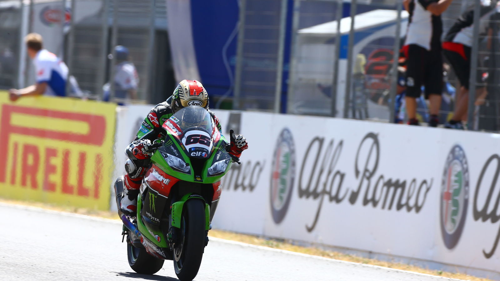 Jonathan Rea, 2015 Jerez WorldSBK. Credit: Gold and Goose.