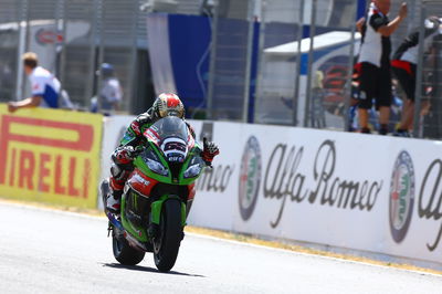Jonathan Rea, 2015 Jerez WorldSBK. Credit: Gold and Goose.