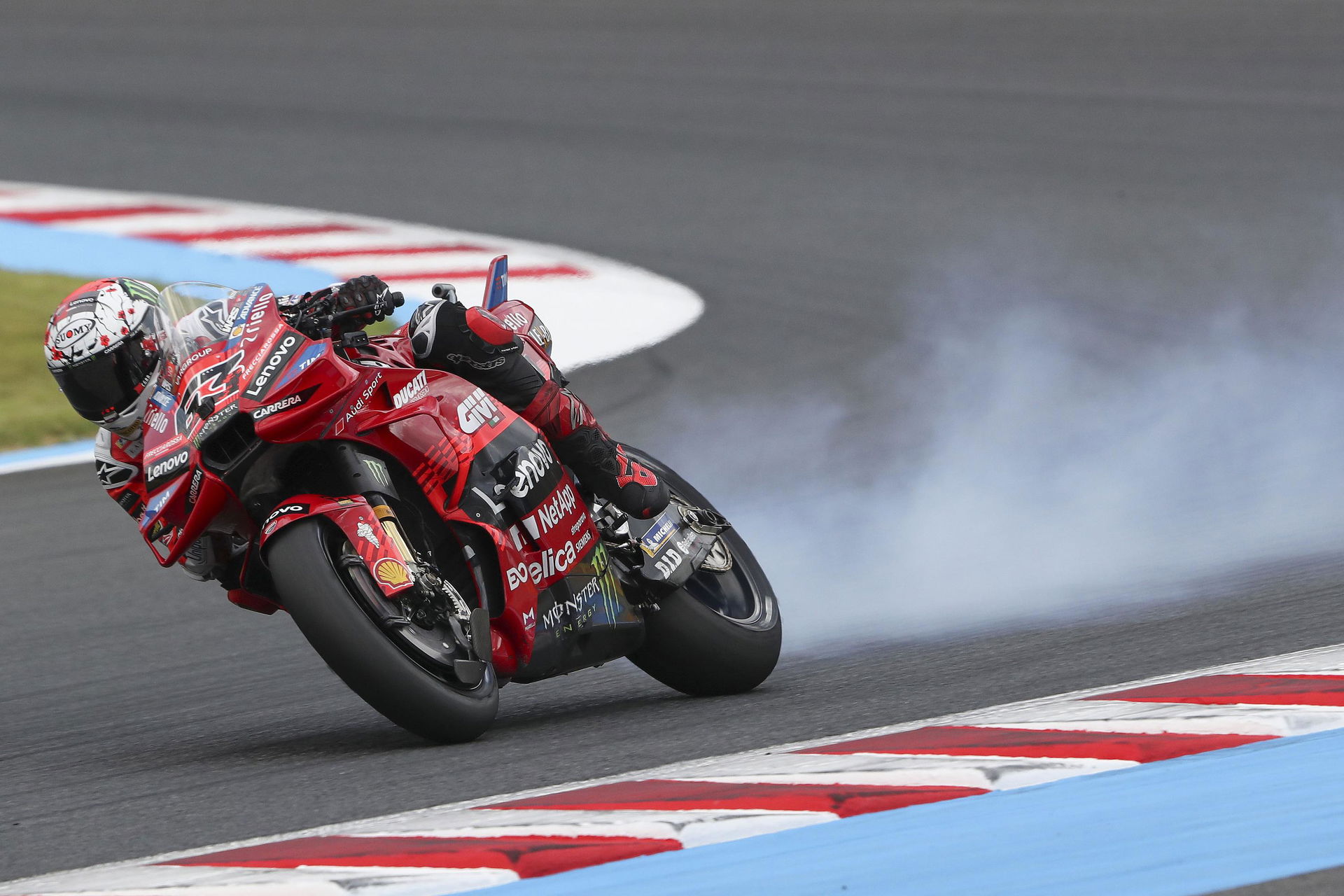 Bagnaia's Bike Smoke, 2025 Japanese Motogp