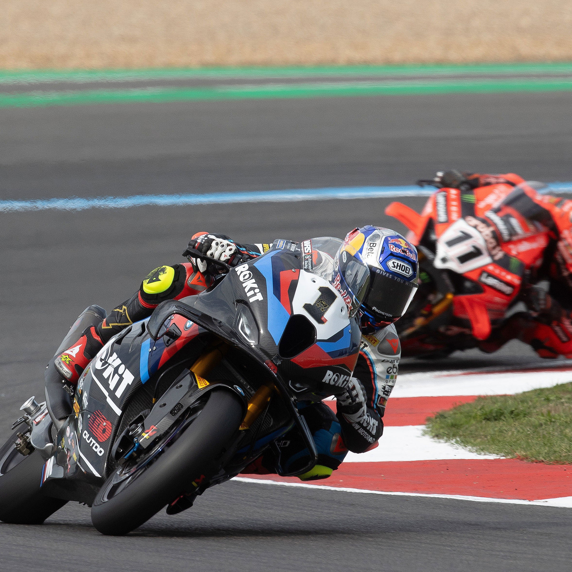 Toprak Razgatlioglu leads Nicolo Bulega, 2025 French WorldSBK. Credit: Gold and Goose.