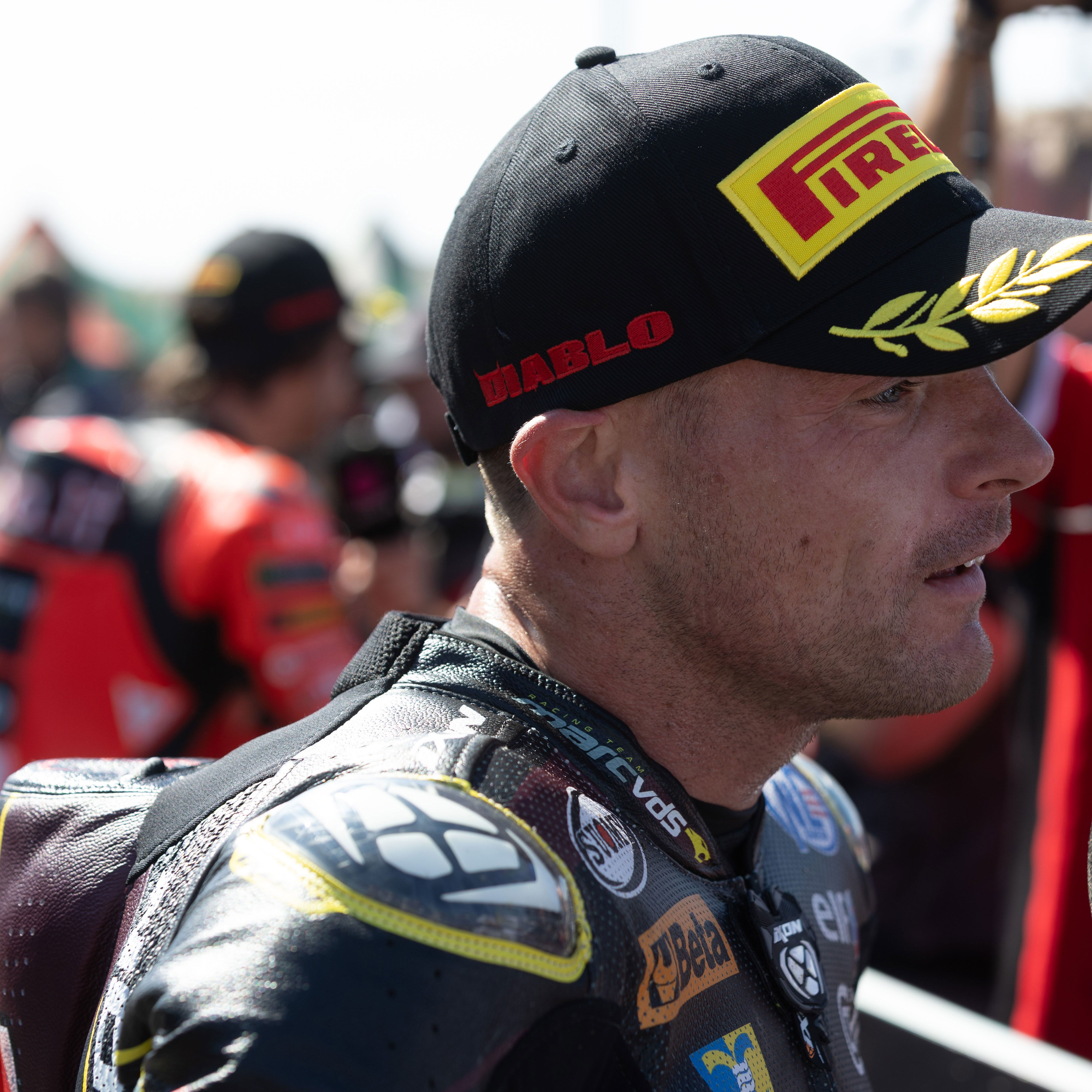 Sam Lowes, 2025 Aragon WorldSBK, parc ferme. Credit: Gold and Goose.
