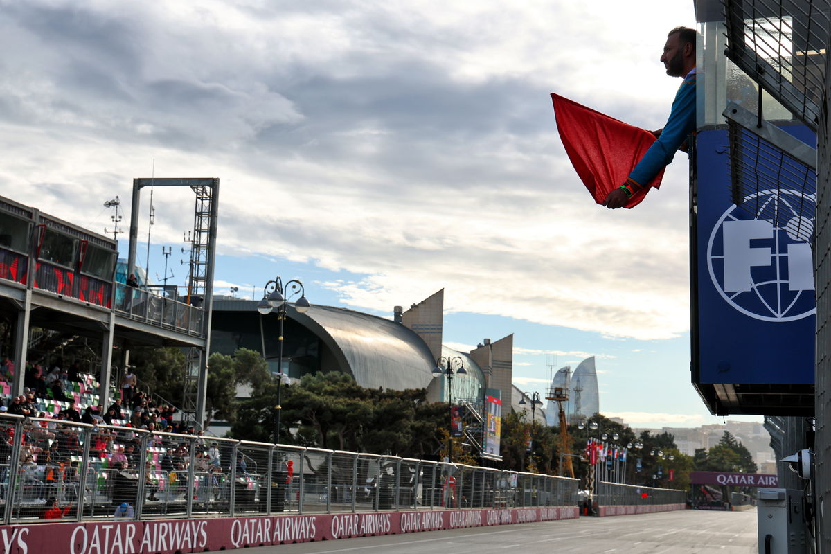 Bonkers Baku qualifying sets new F1 record for red flags
