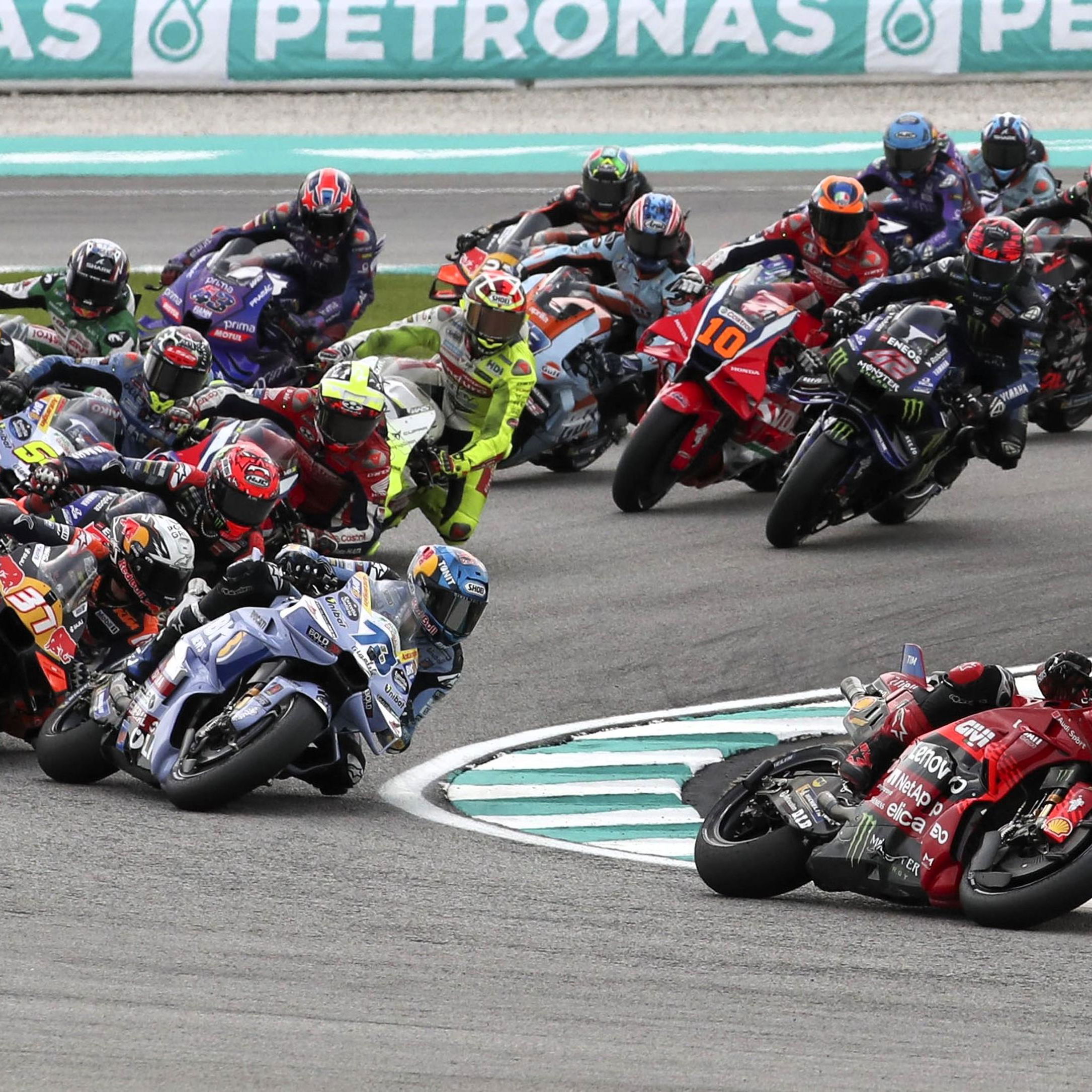 Francesco Bagnaia leads, 2025 Malaysian MotoGP Sprint