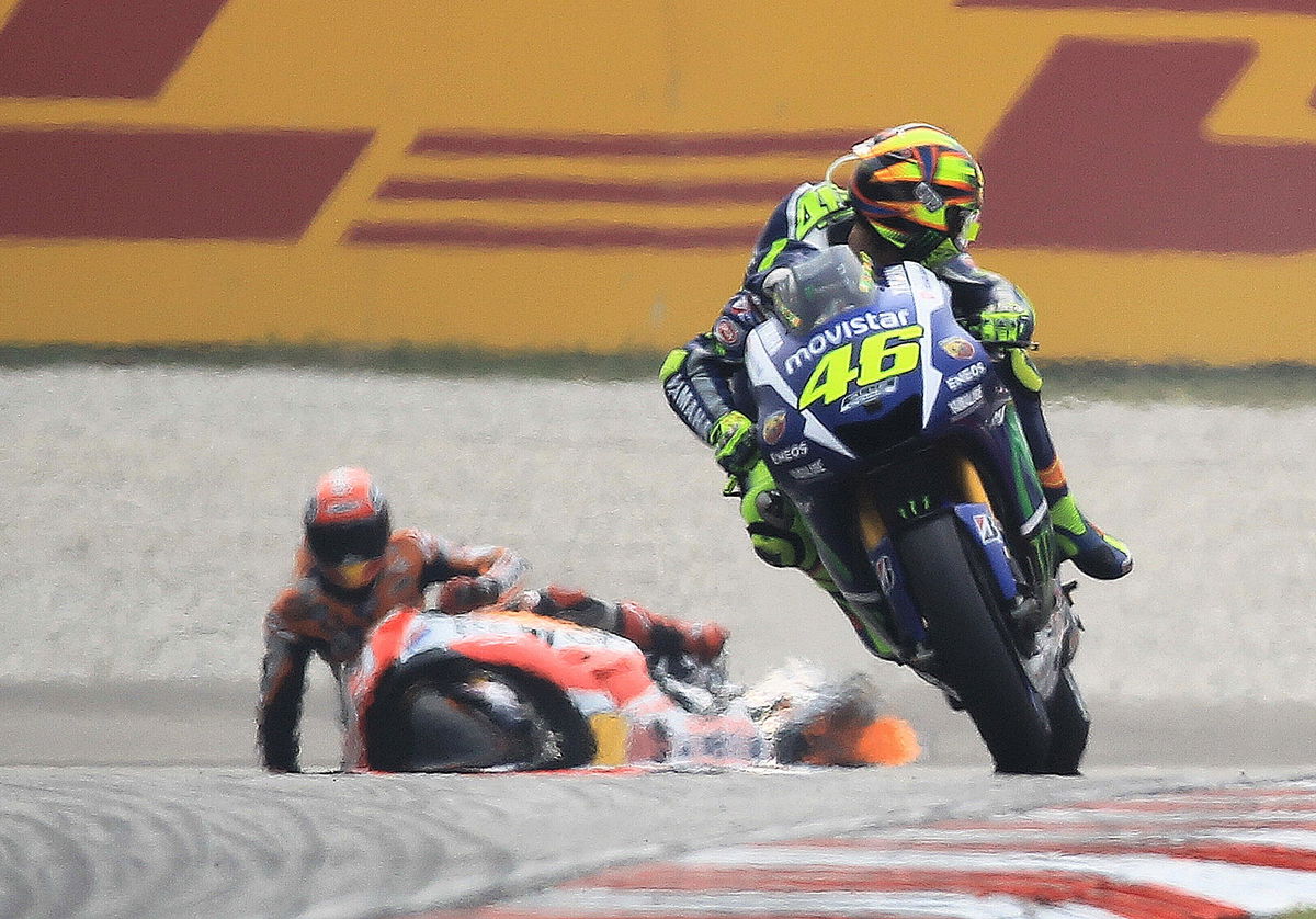 Valentino Rossi vs Marc Marquez at Sepang 2015: MotoGP's craziest weekend
