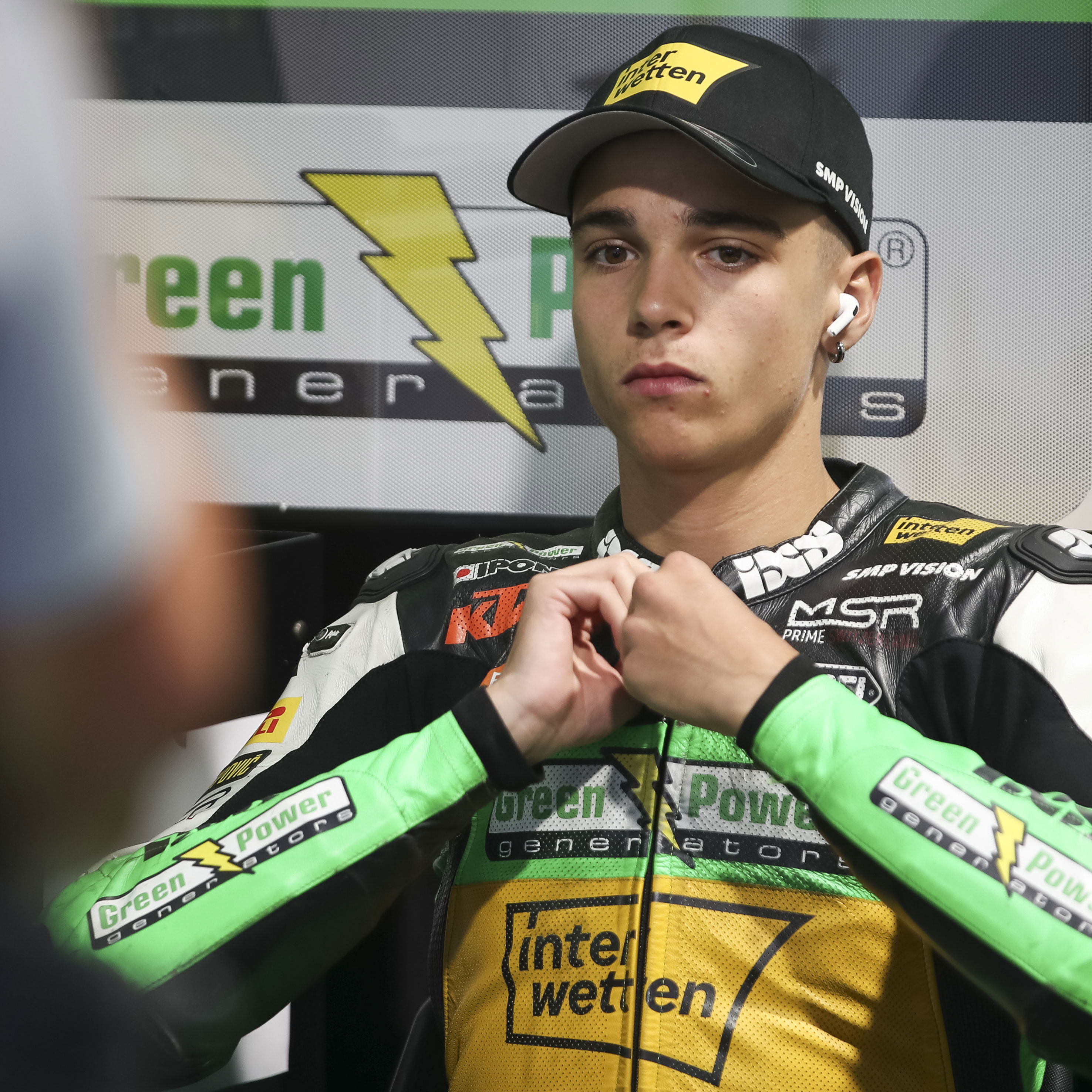 Noah Dettwiler, 2025 Moto3 Catalan Grand Prix, pit box. Credit: Gold and Goose.