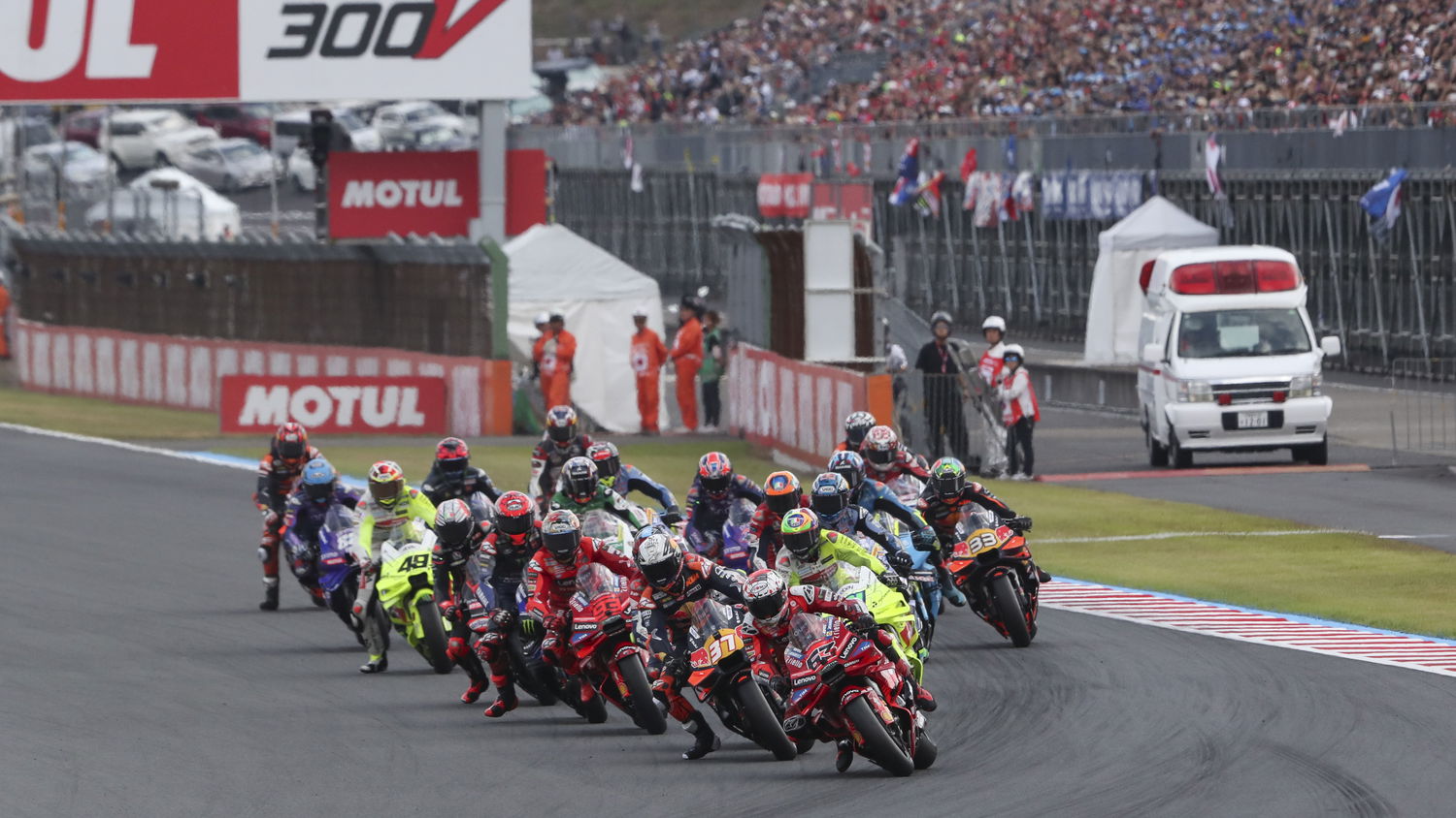 MotoGP race start, 2025 MotoGP Japanese Grand Prix. Credit: Gold and Goose.