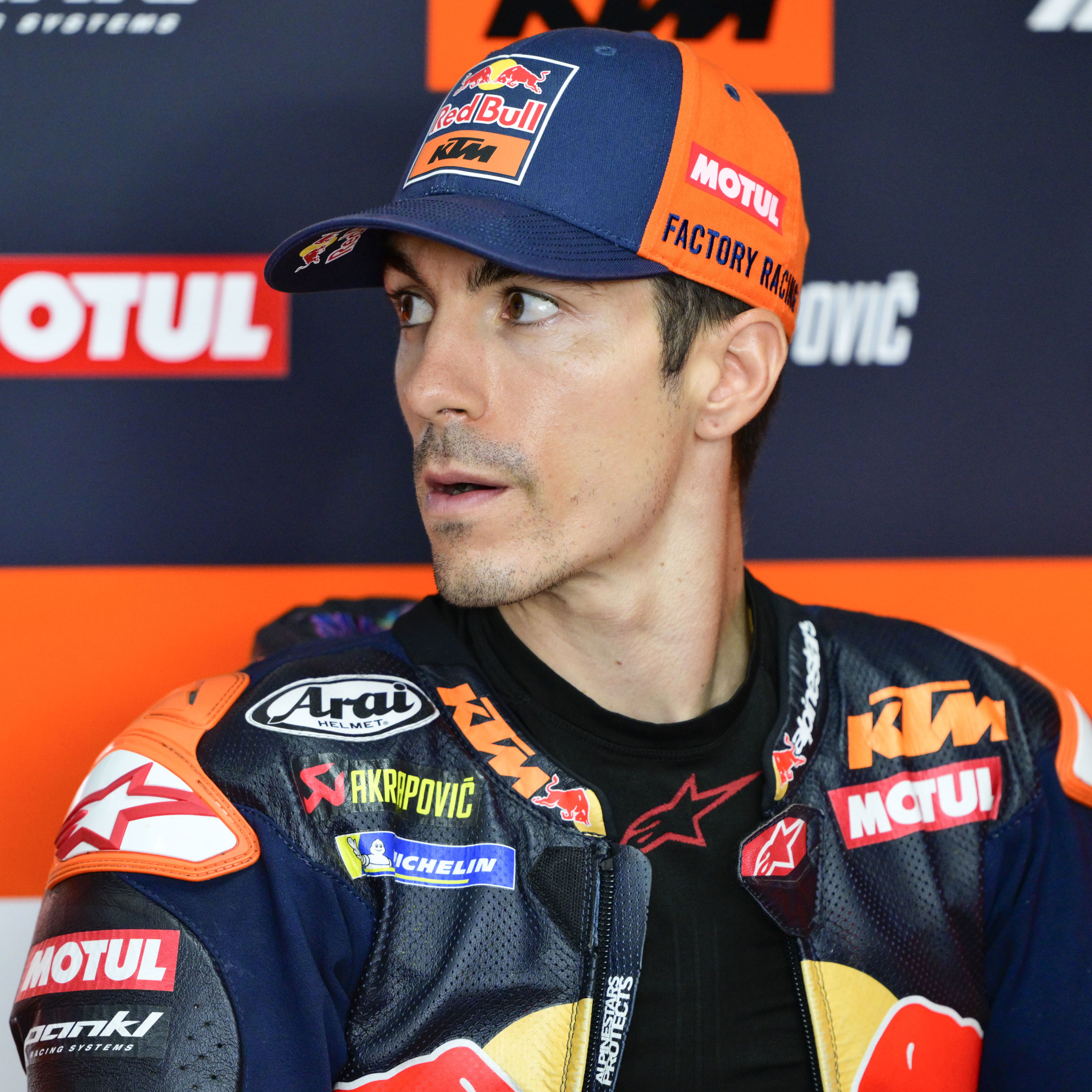 Maverick Vinales, 2025 MotoGP Indonesian Grand Prix, pit box. Credit: Gold and Goose.
