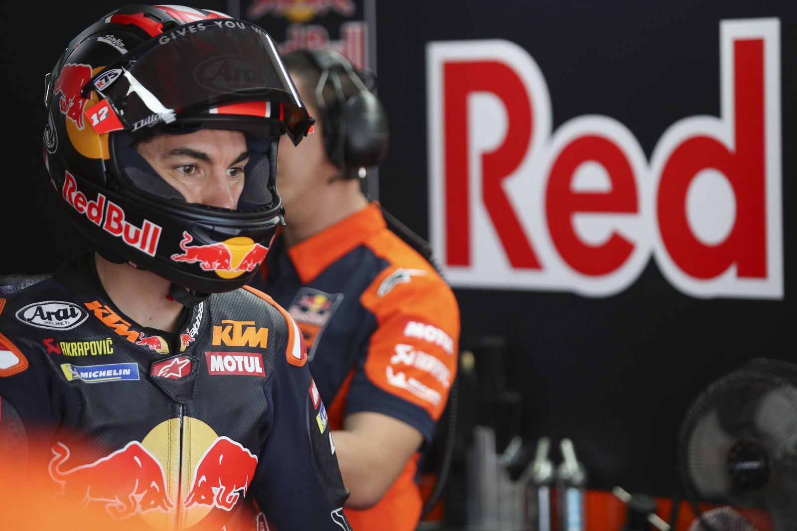 Maverick Vinales, 2025 MotoGP Indonesian Grand Prix, pit box. Credit: Gold and Goose.