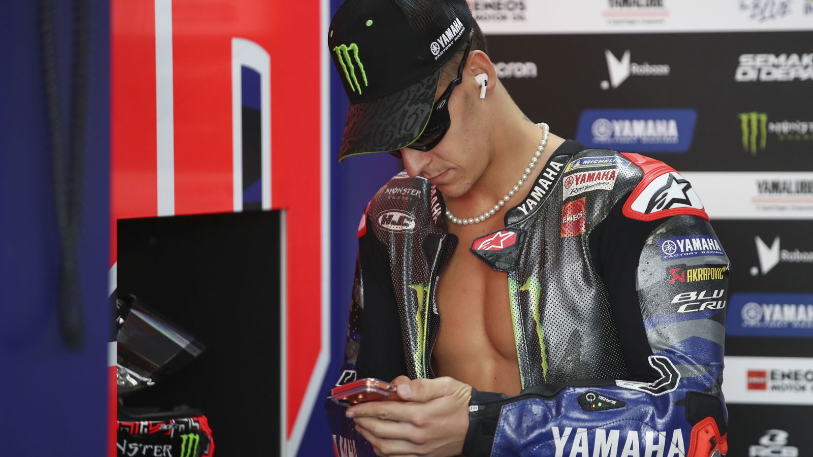 Fabio Quartararo, 2025 MotoGP Indonesian Grand Prix, pit box. Credit: Gold and Goose.