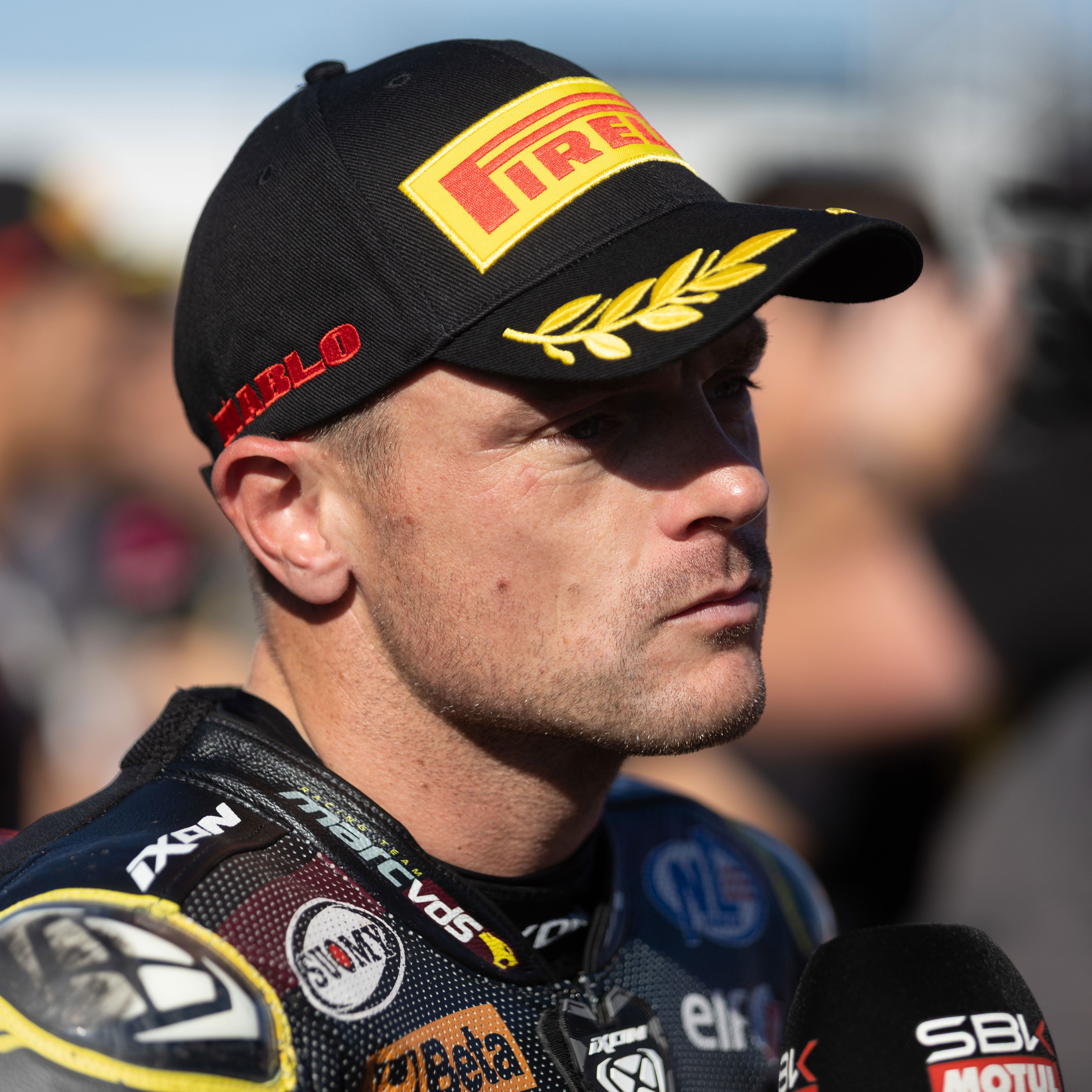 Sam Lowes, 2025 Spanish WorldSBK, parc ferme. Credit: Gold and Goose.