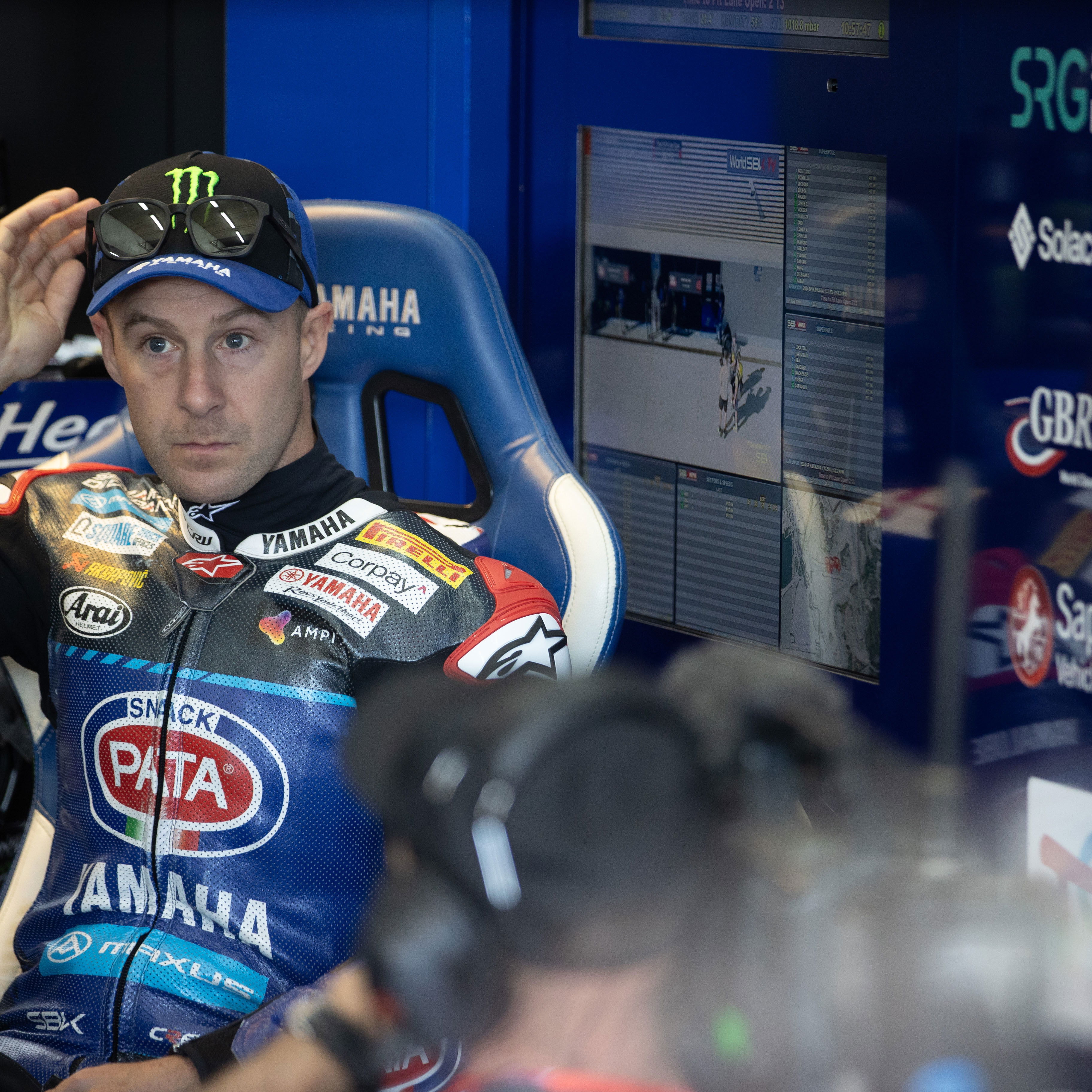 Jonathan Rea, 2025 Spanish WorldSBK, pit box. Credit: Gold and Goose.