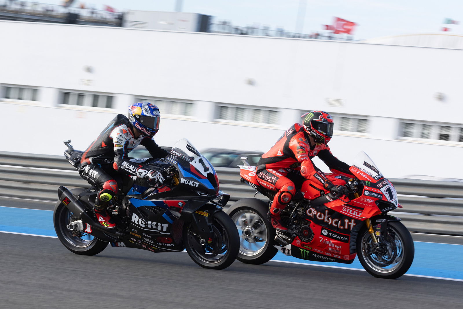 Nicolo Bulega, Toprak Razgatlioglu, 2025 Spanish WorldSBK, Superpole Race. Credit: Gold and Goose.