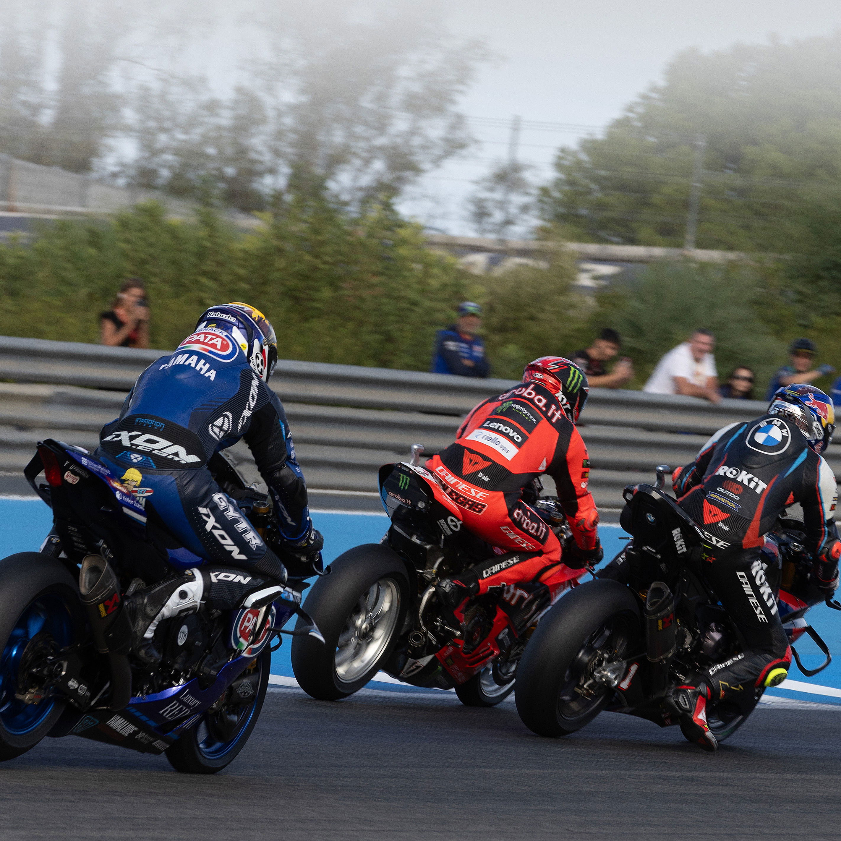 Toprak Razgatlioglu, Nicolo Bulega, 2025 Spanish WorldSBK, Superpole Race. Credit: Gold and Goose.