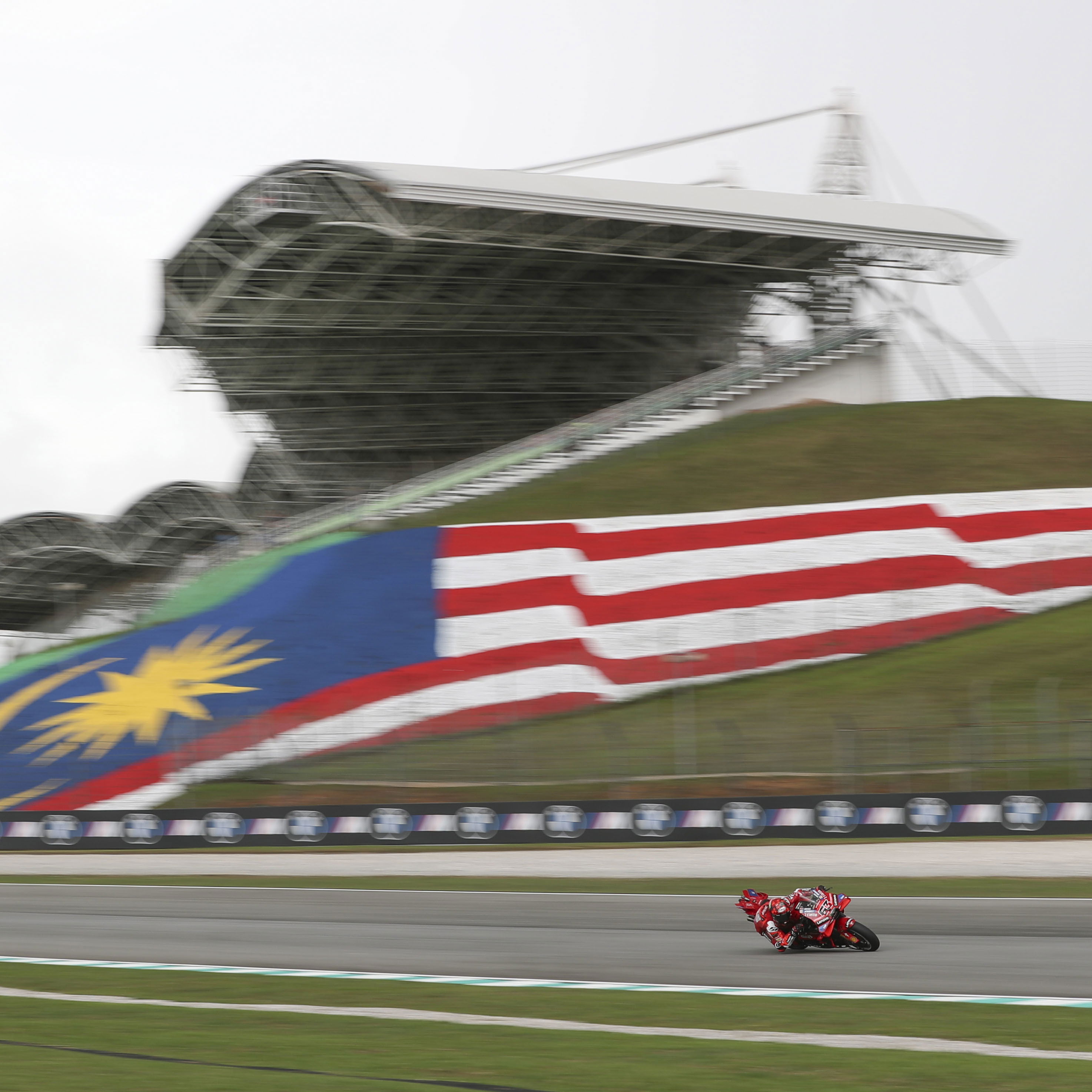 Francesco Bagnaia, 2025 MotoGP Malaysian Grand Prix. Credit: Gold and Goose.