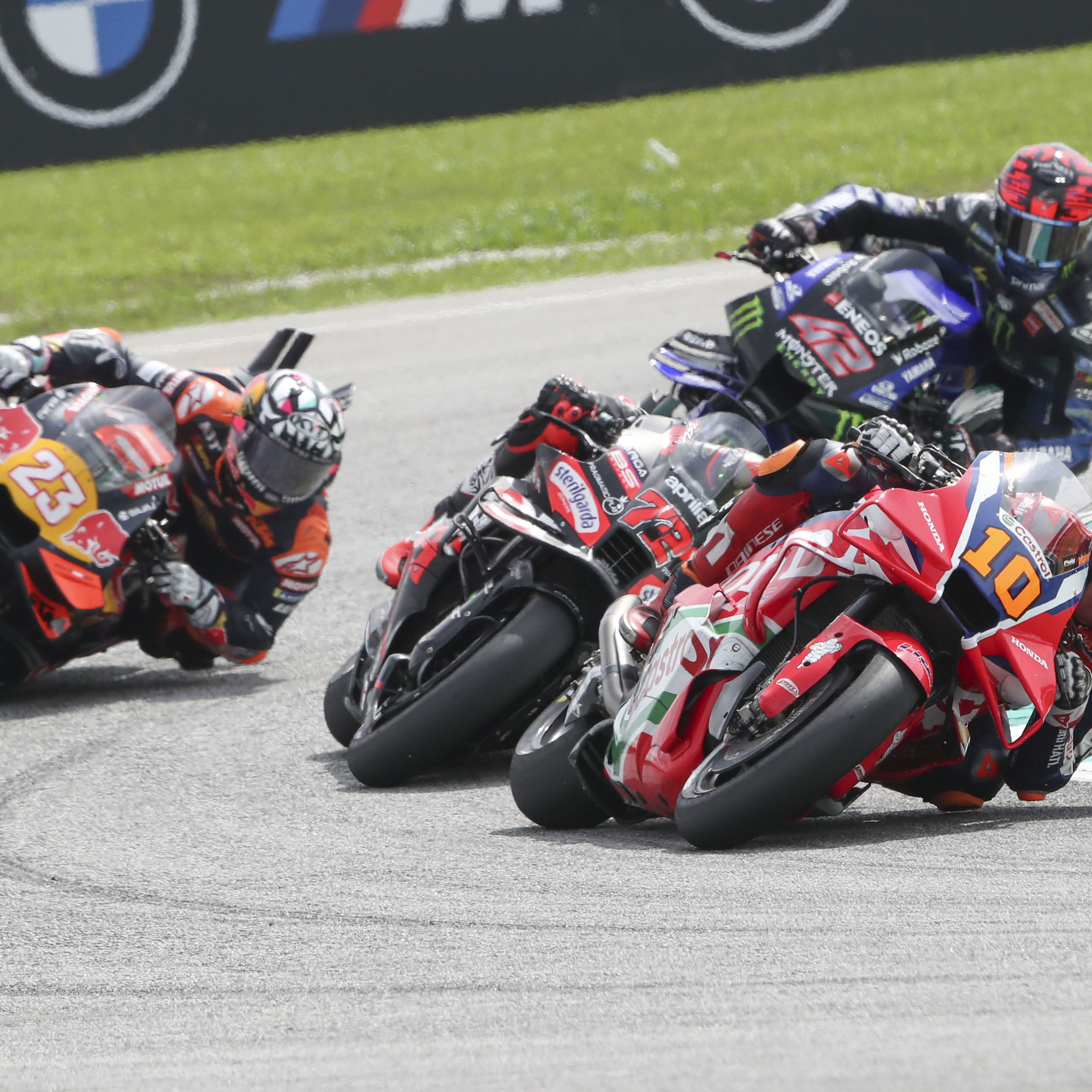 Luca Marini leads Marco Bezzecchi, 2025 MotoGP Malaysian Grand Prix, Sprint. Credit: Gold and Goose.