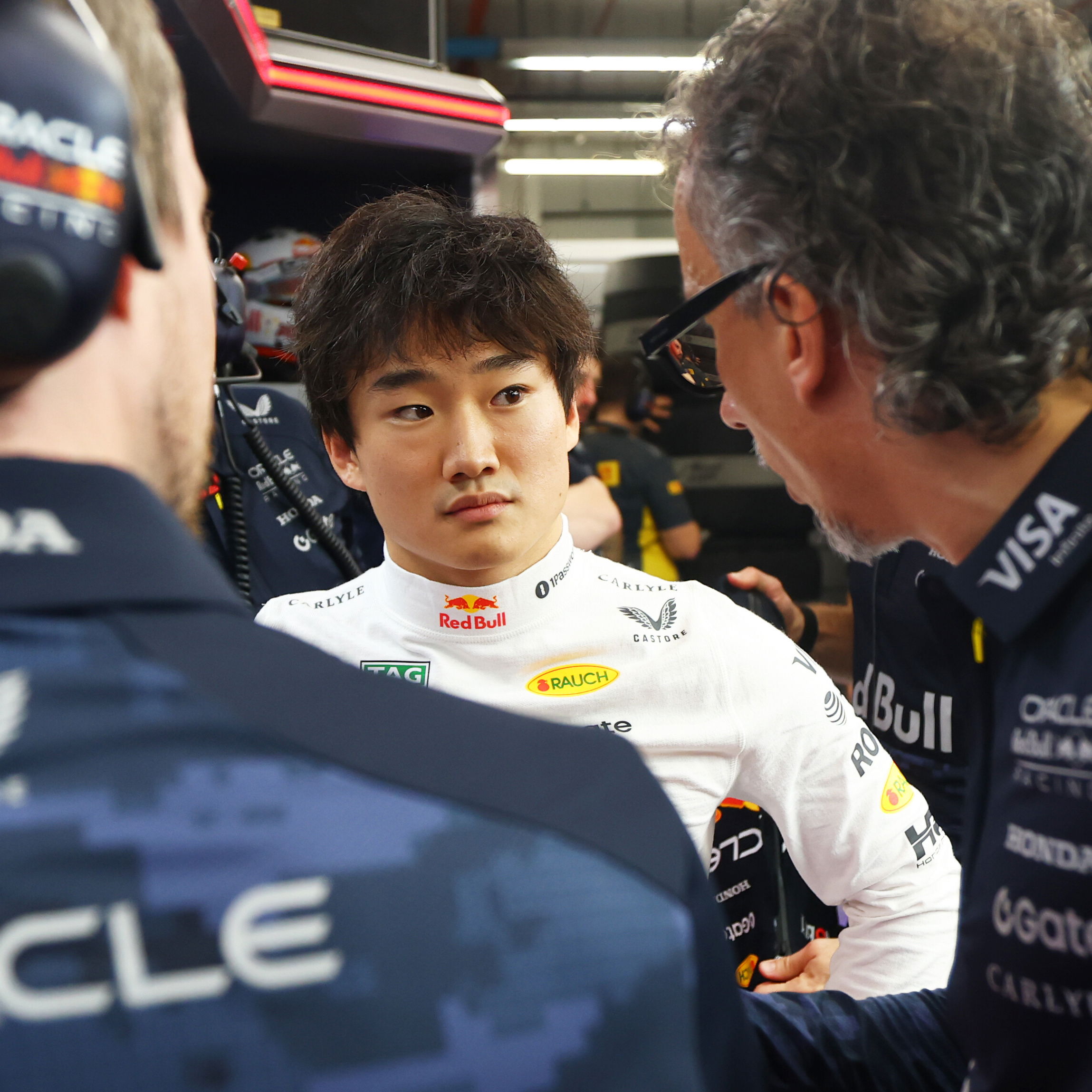 Tsunoda debriefs with Red Bull boss Mekies