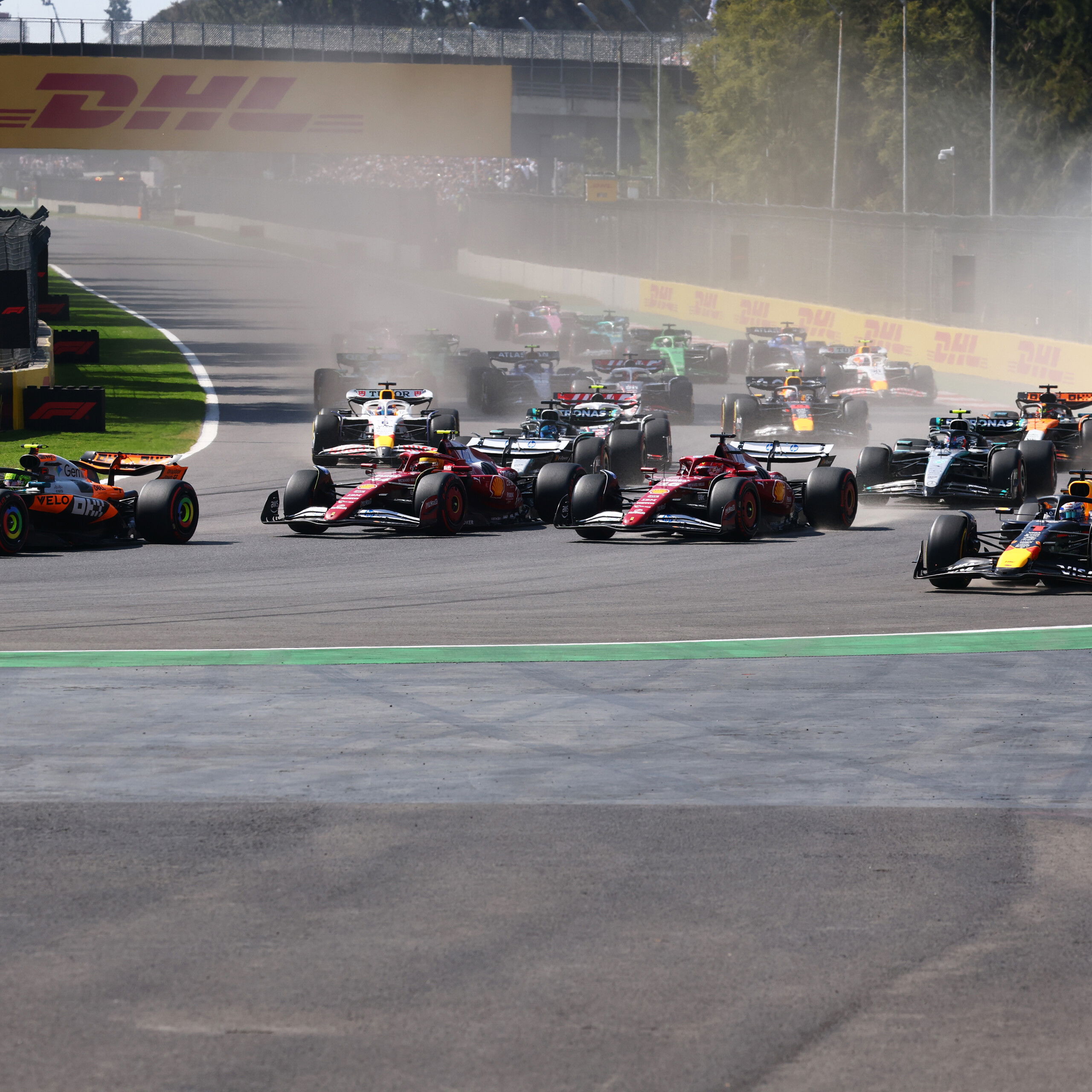 The frantic start of the Mexico City Grand Prix