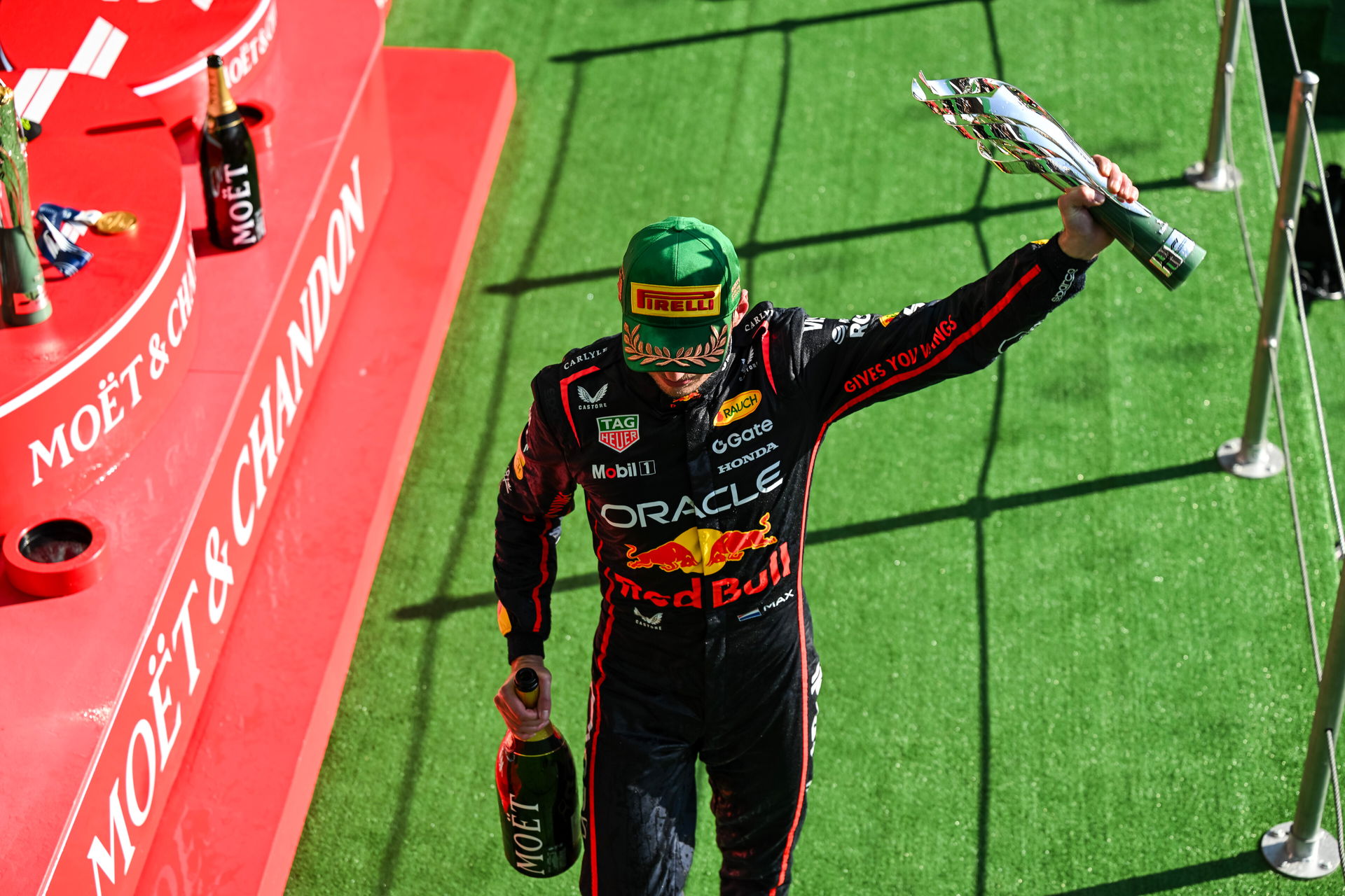 Verstappen closes the championship gap again