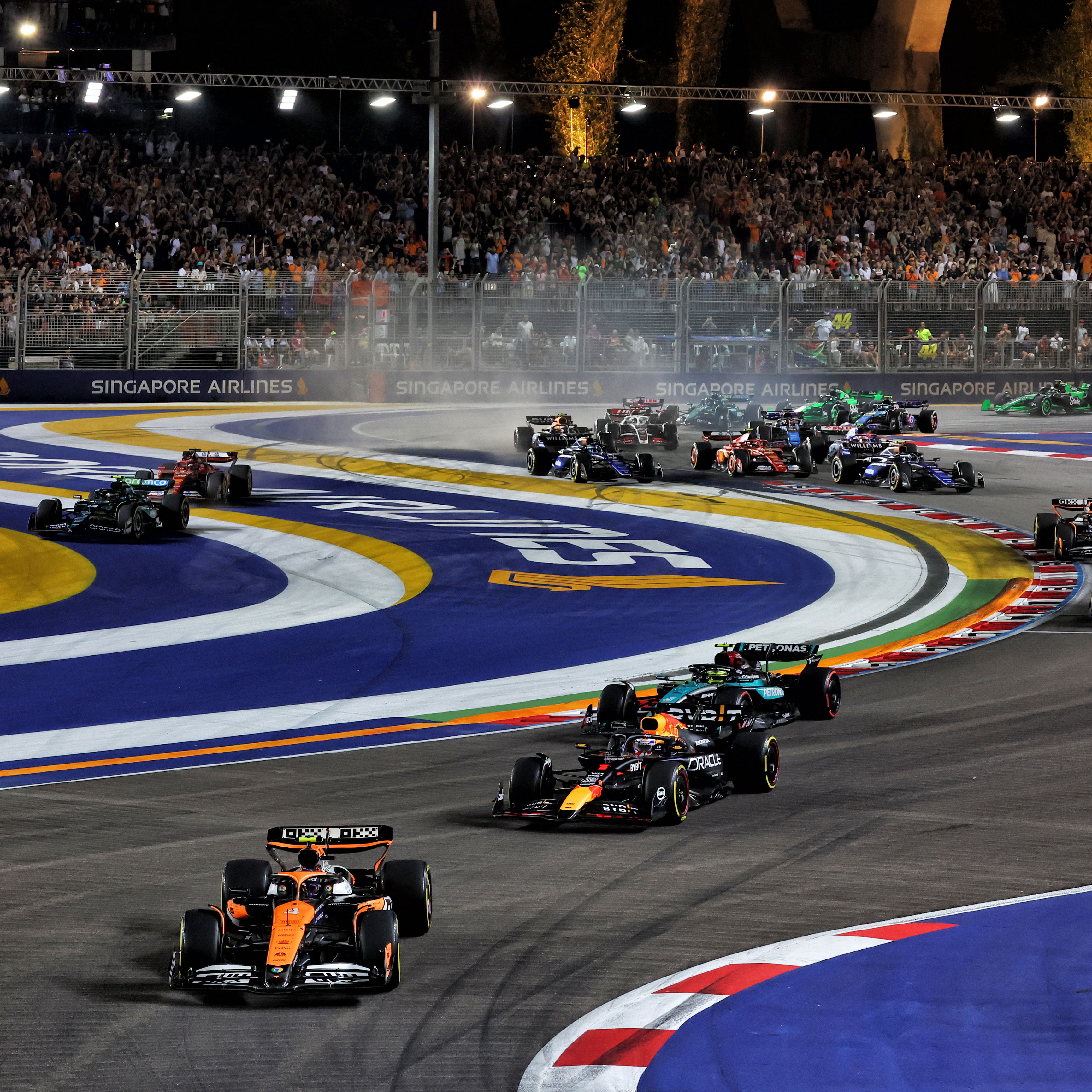 Start of the 2024 Singapore Grand Prix 
