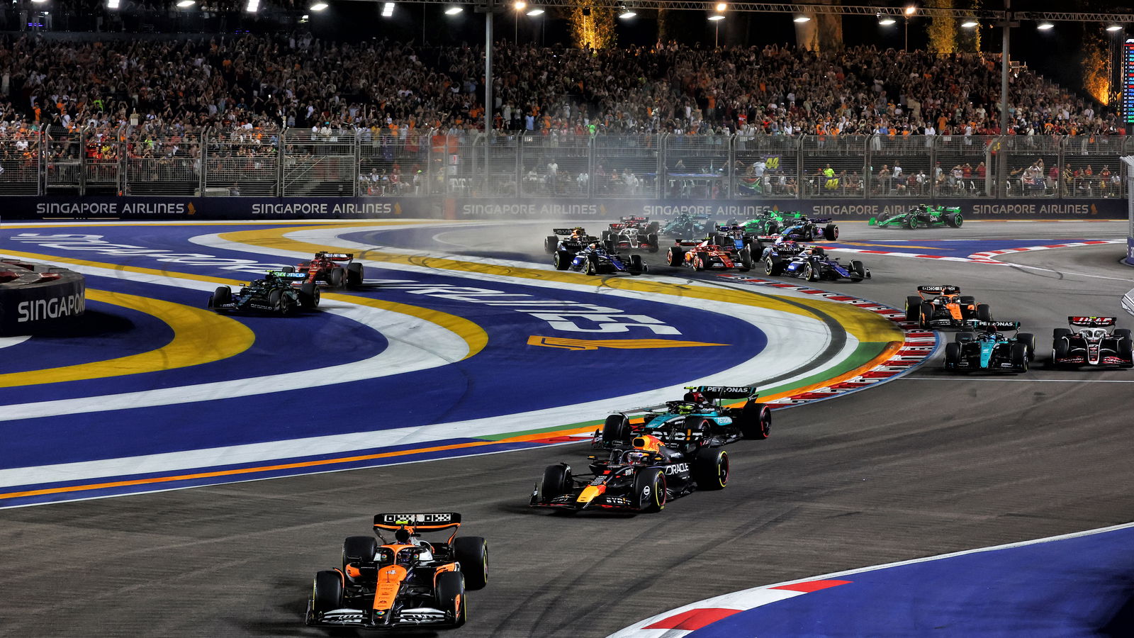 Start of the 2024 Singapore Grand Prix 