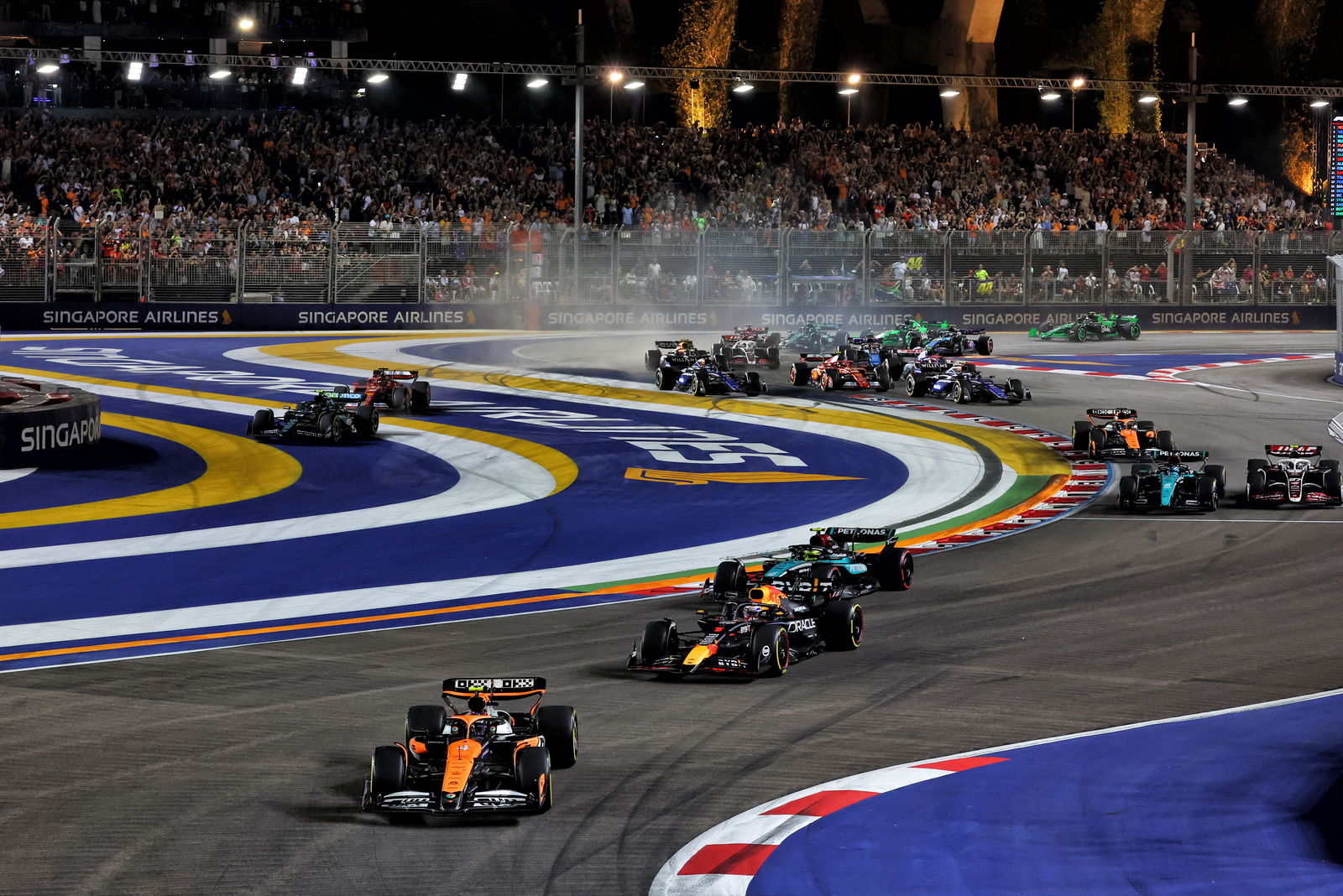 Start of the 2024 Singapore Grand Prix
