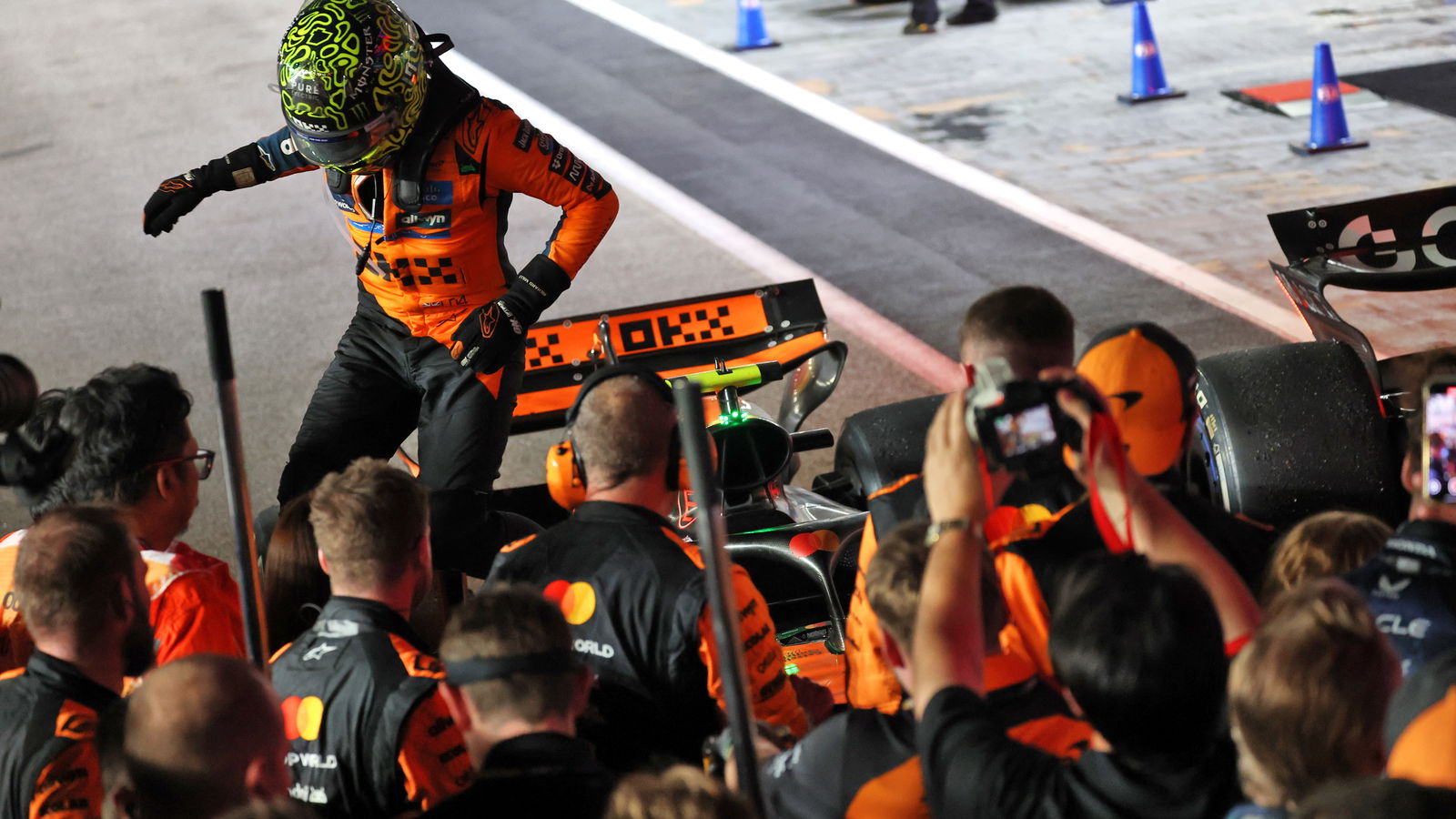 Norris celebrates third place