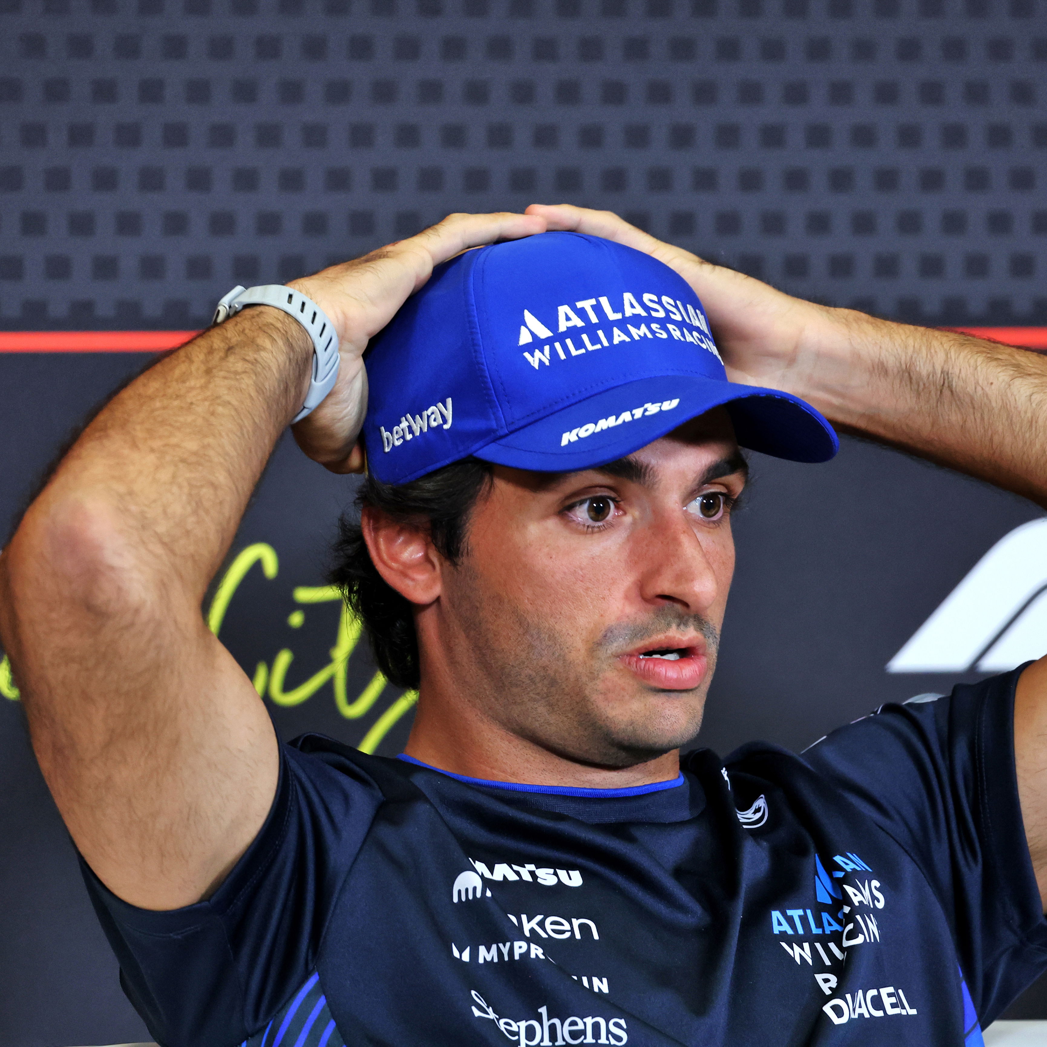 Sainz still disagrees with the penalty he received 