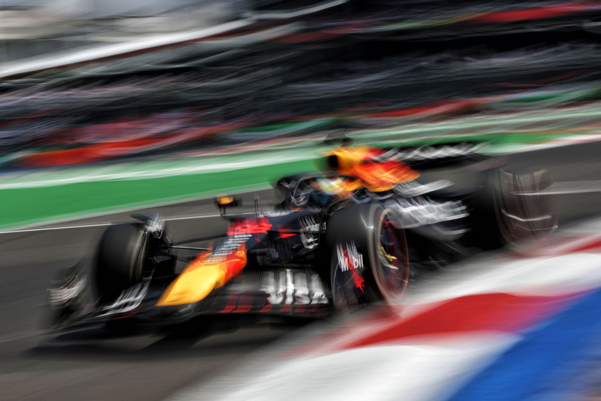 Lindblad impresionado en la práctica de México