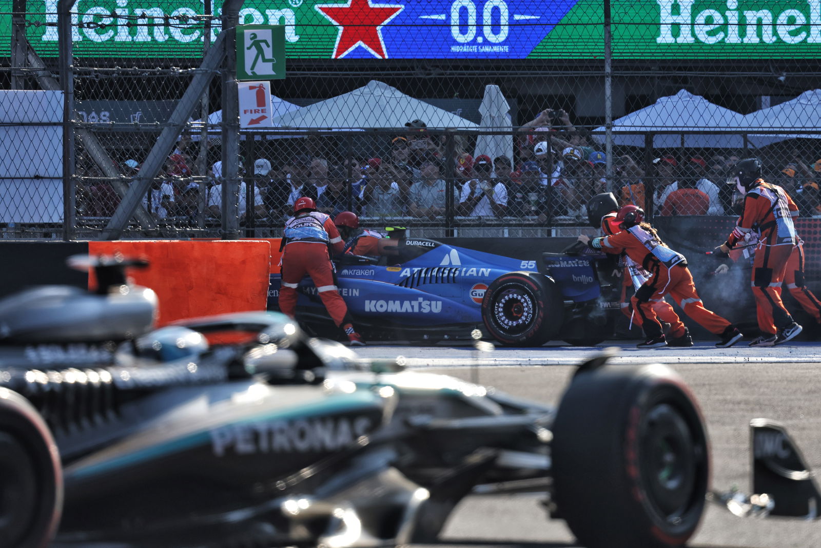 Sainz stopped in the final sector