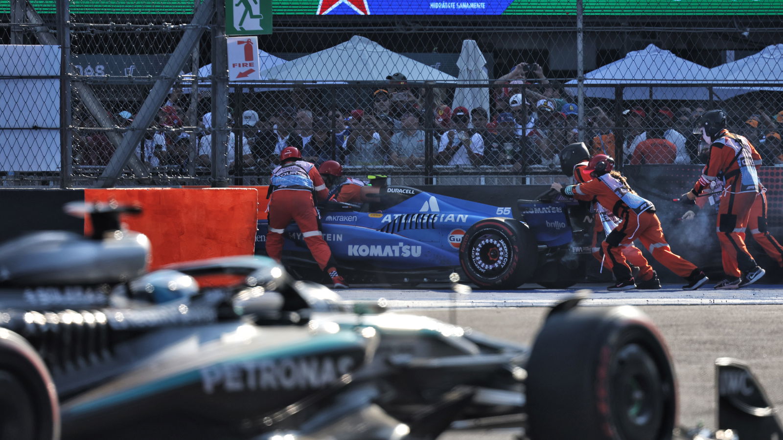 Sainz stopped in the final sector