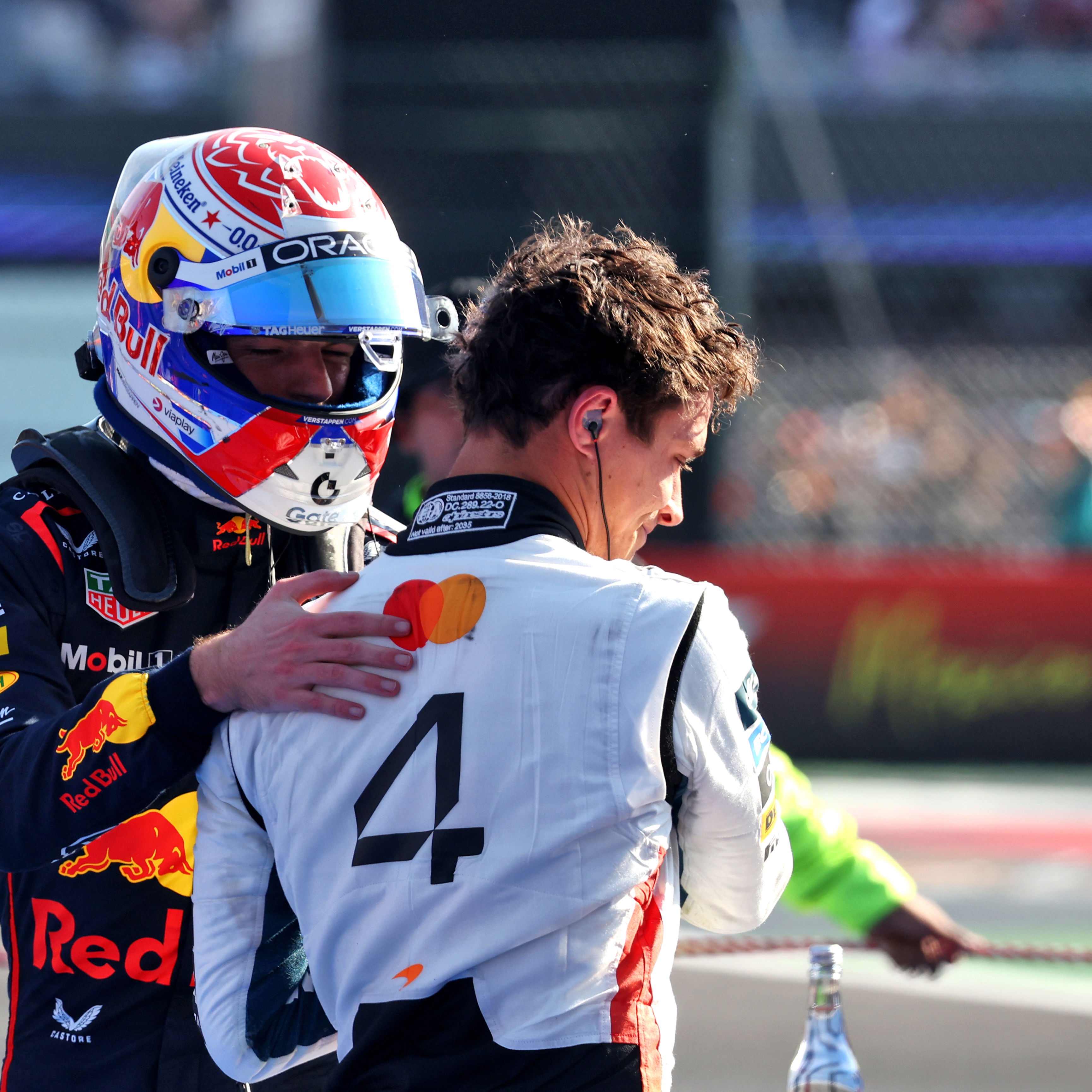 Verstappen congratulates Norris after his victory 
