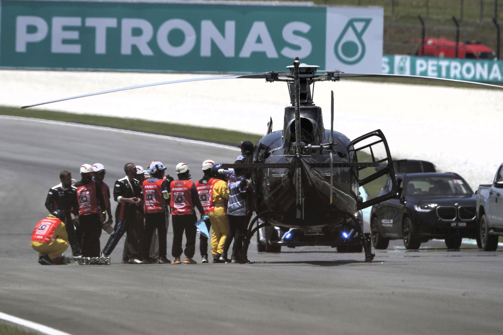 Aftermath of Rueda and Dettwiler Moto3 sighting lap incident, 2025 Malaysian MotoGP