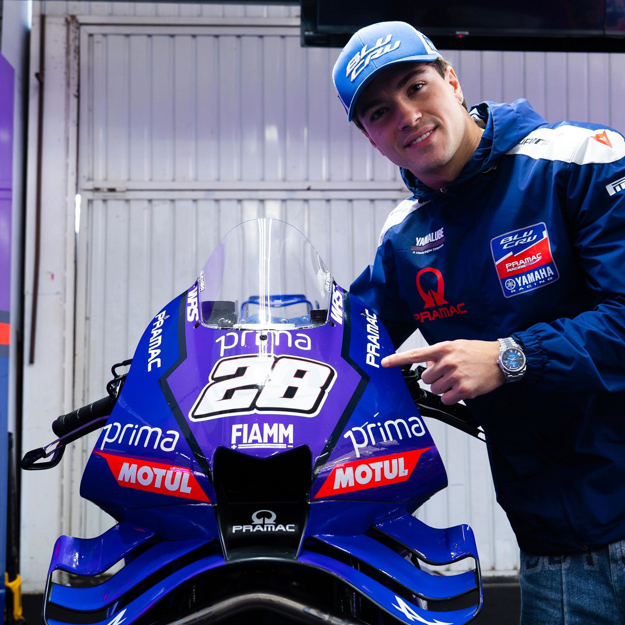 Izan Guevara rides Pramac Yamaha at Valencia